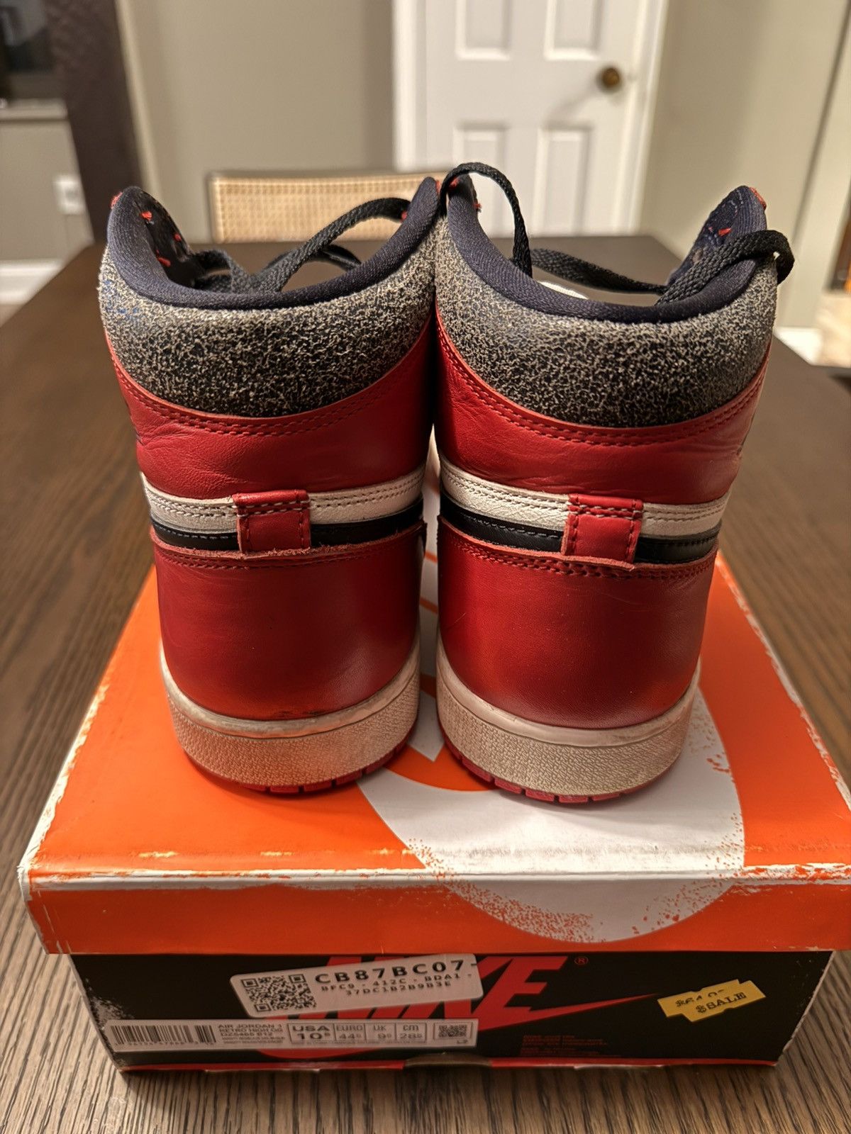 Jordan Brand Jordan 1 Chicago Lost & Found Size US 10.5 / EU 43-44 - 4 Thumbnail