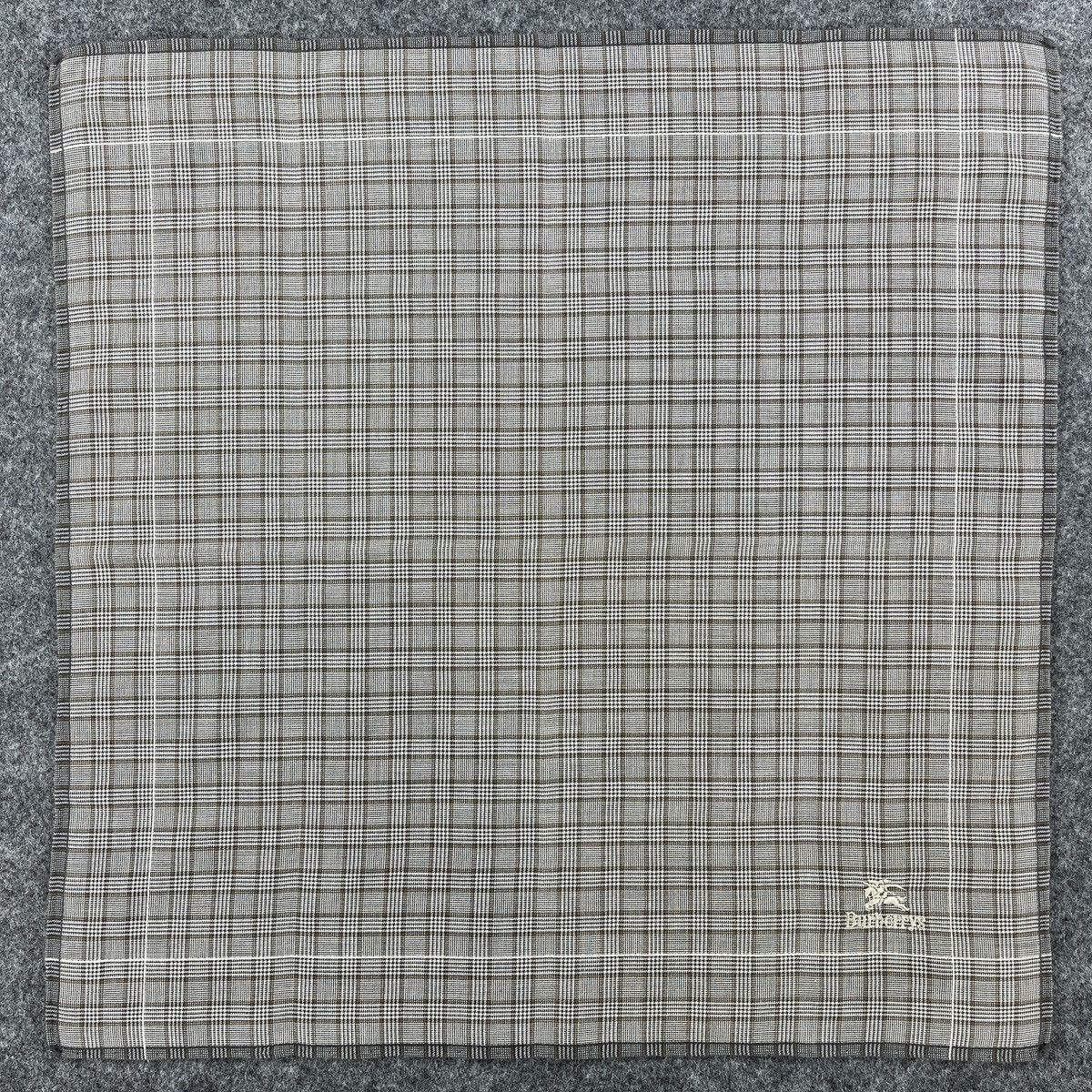 Burberry × Vintage Burberry Handkerchief / Bandana / Neckerchief B425 Size ONE SIZE - 1 Thumbnail