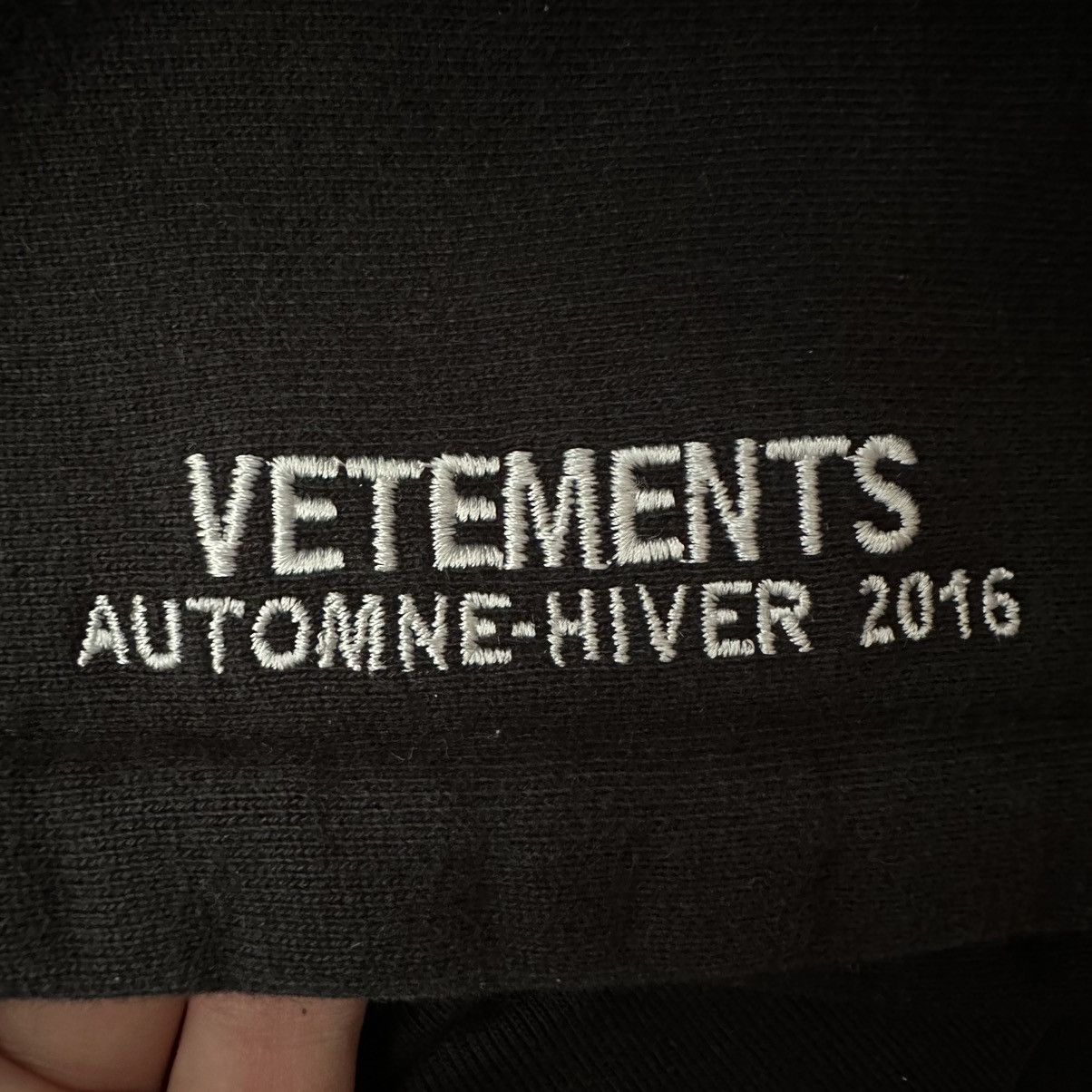 Vetements Vetements RUNWAY OG Metal Logo hoodie AW15 Size US M / EU 48-50 / 2 - 4 Thumbnail