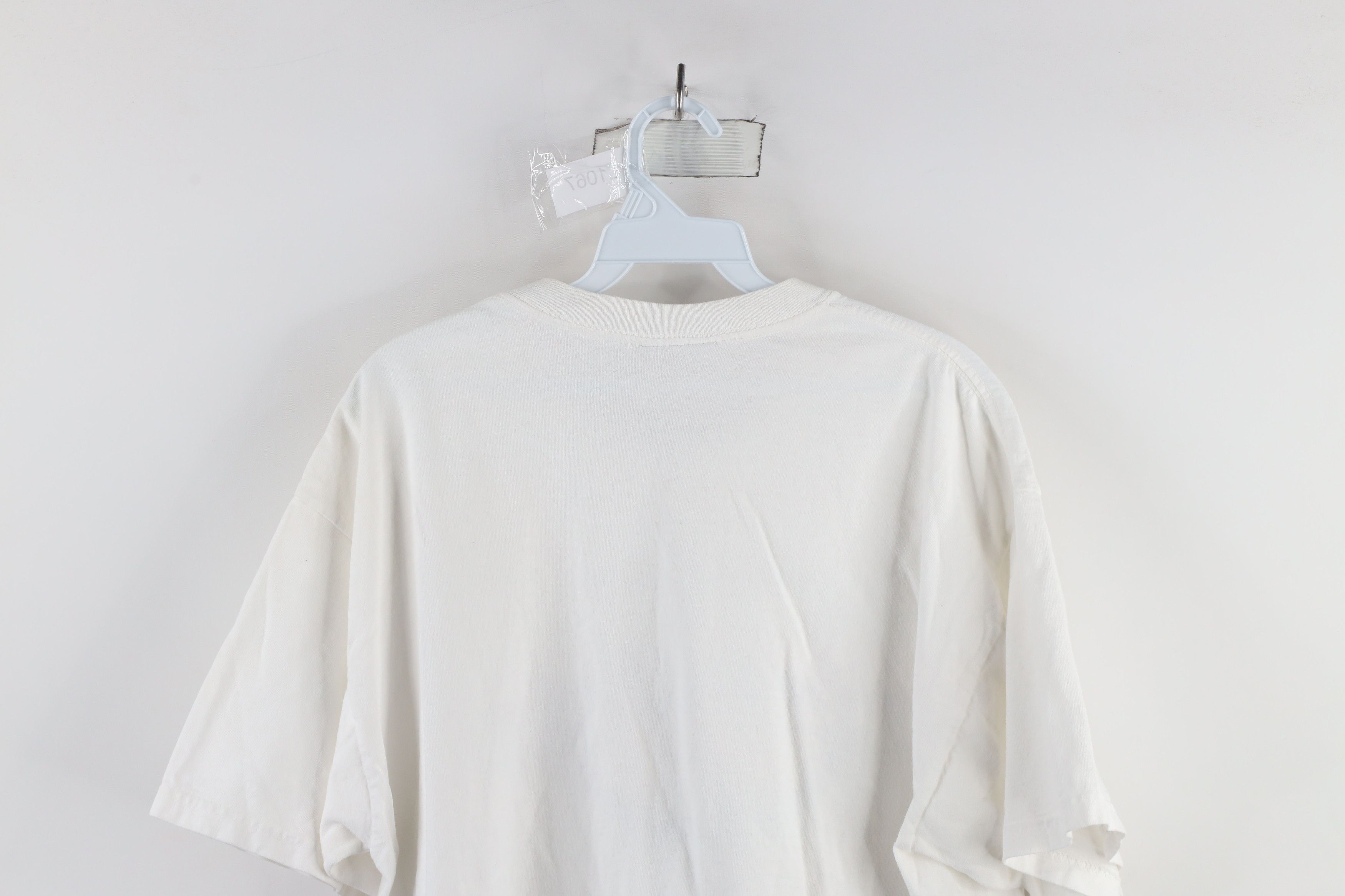 Vintage Vintage 90s Streetwear Mackinaw Great White Shark T-Shirt Size US XL / EU 56 / 4 - 11 Thumbnail