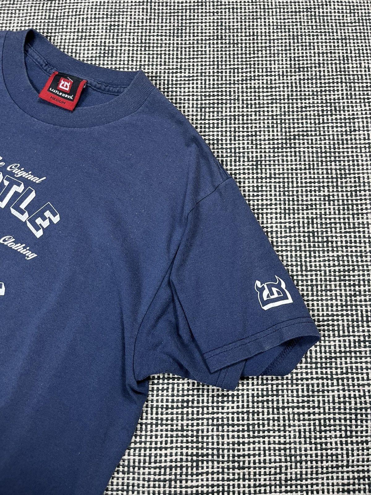 Vintage vintage y2k Little Devil skate company t-shirt Size US M / EU 48-50 / 2 - 2 Thumbnail