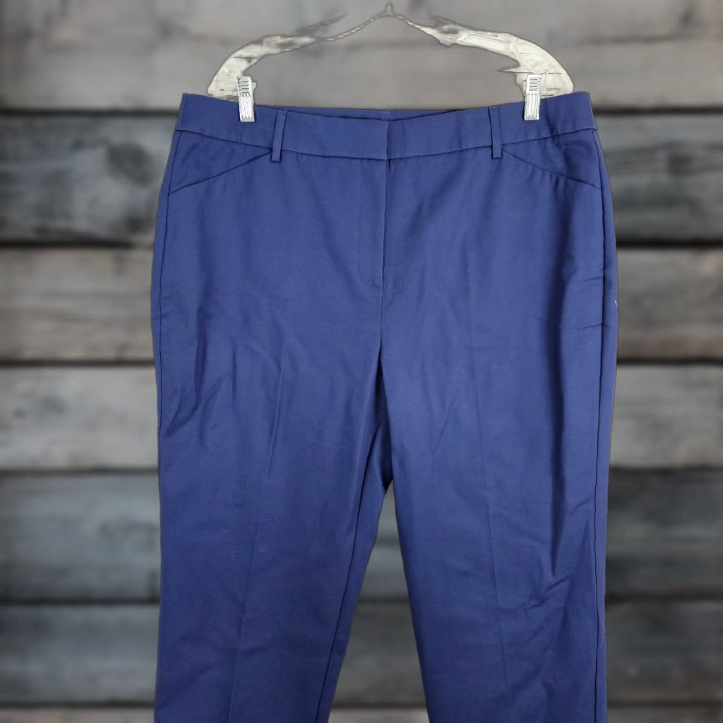 Vintage Chico's Serene Stretch Cuffed Crop Pants 14 Navy Blue Womens Cropped Slimming Stretch Waist 18.5" Inseam 24" Rise 12.5" XS? Size 36" / US 14 / IT 50 - 1 Thumbnail