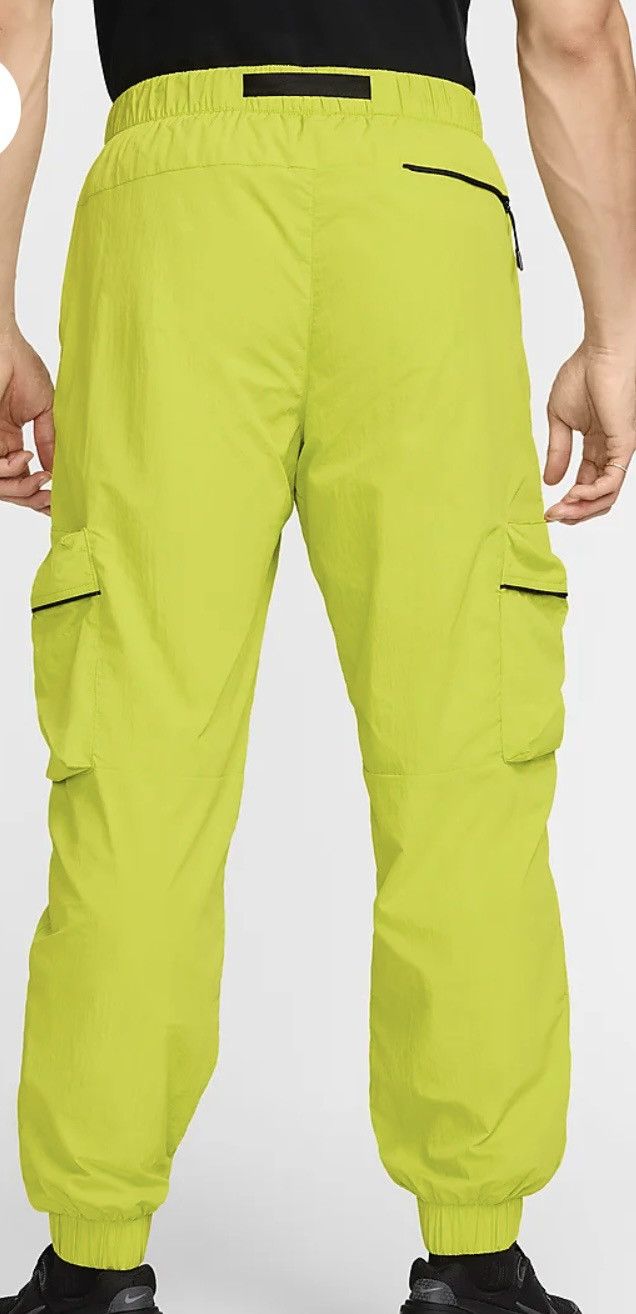 Nike Men’s Nike Tech Woven Cargo Pants (size: S) Size US 29 - 4 Thumbnail
