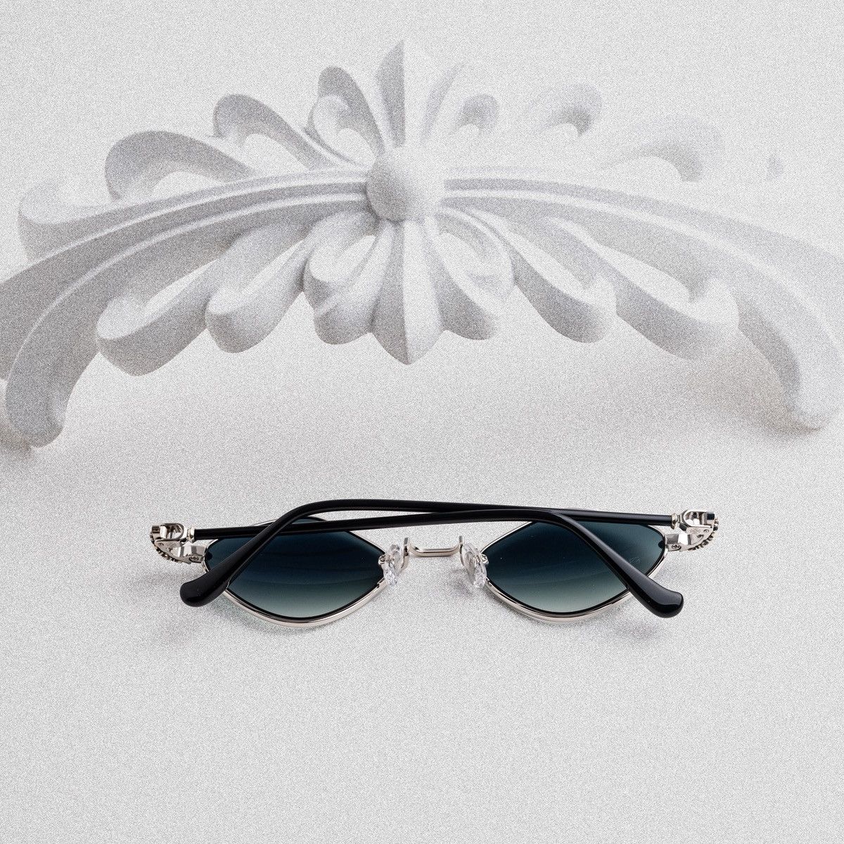 Chrome Hearts HROME HEARTS DIAMOND DOG SHINY SILVER/ BLACK SUNGLASSES Size ONE SIZE - 7 Thumbnail