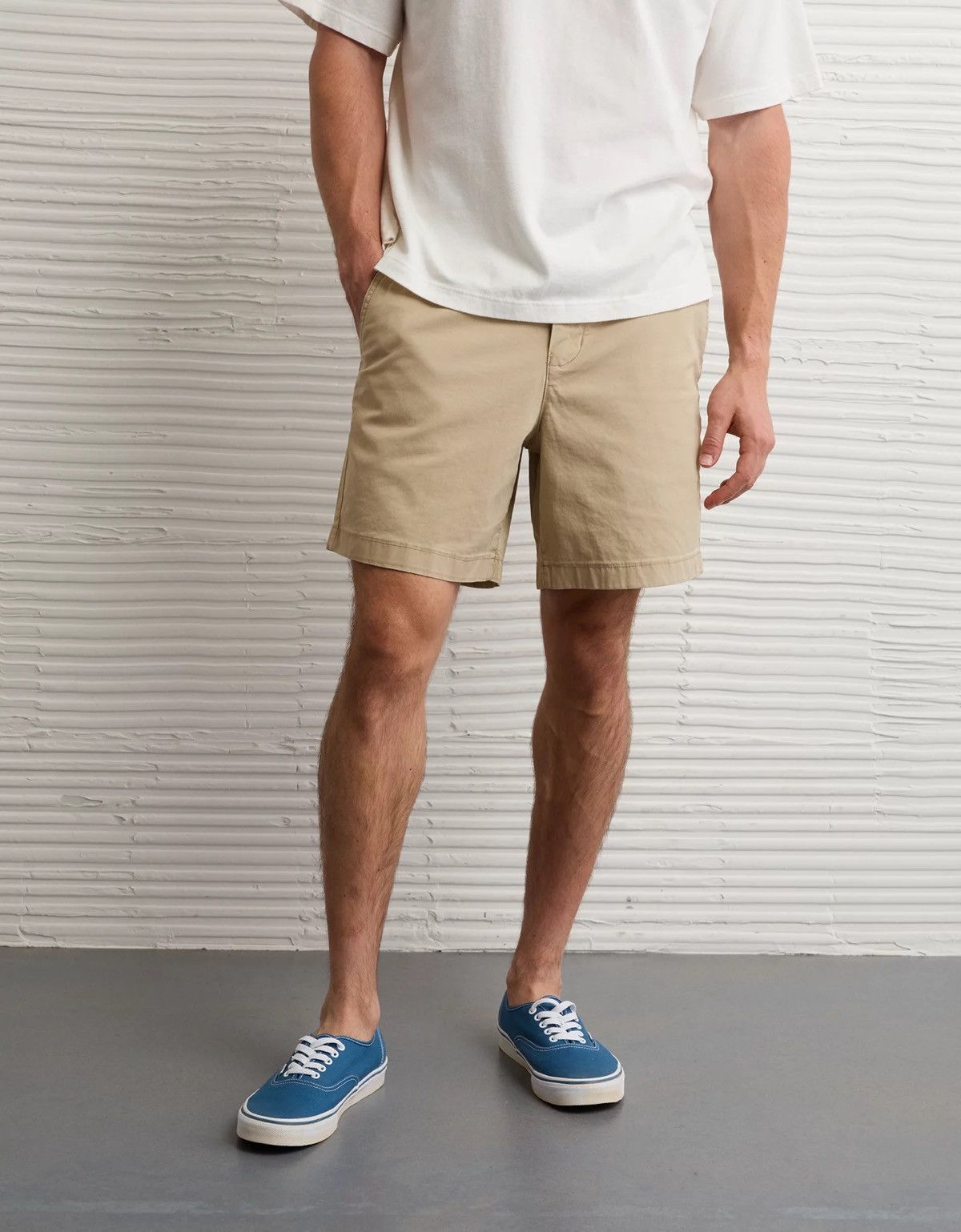 American Eagle Outfitters American Eagle Classic Flex Lived-In Khaki Shorts Size US 31 - 6 Thumbnail