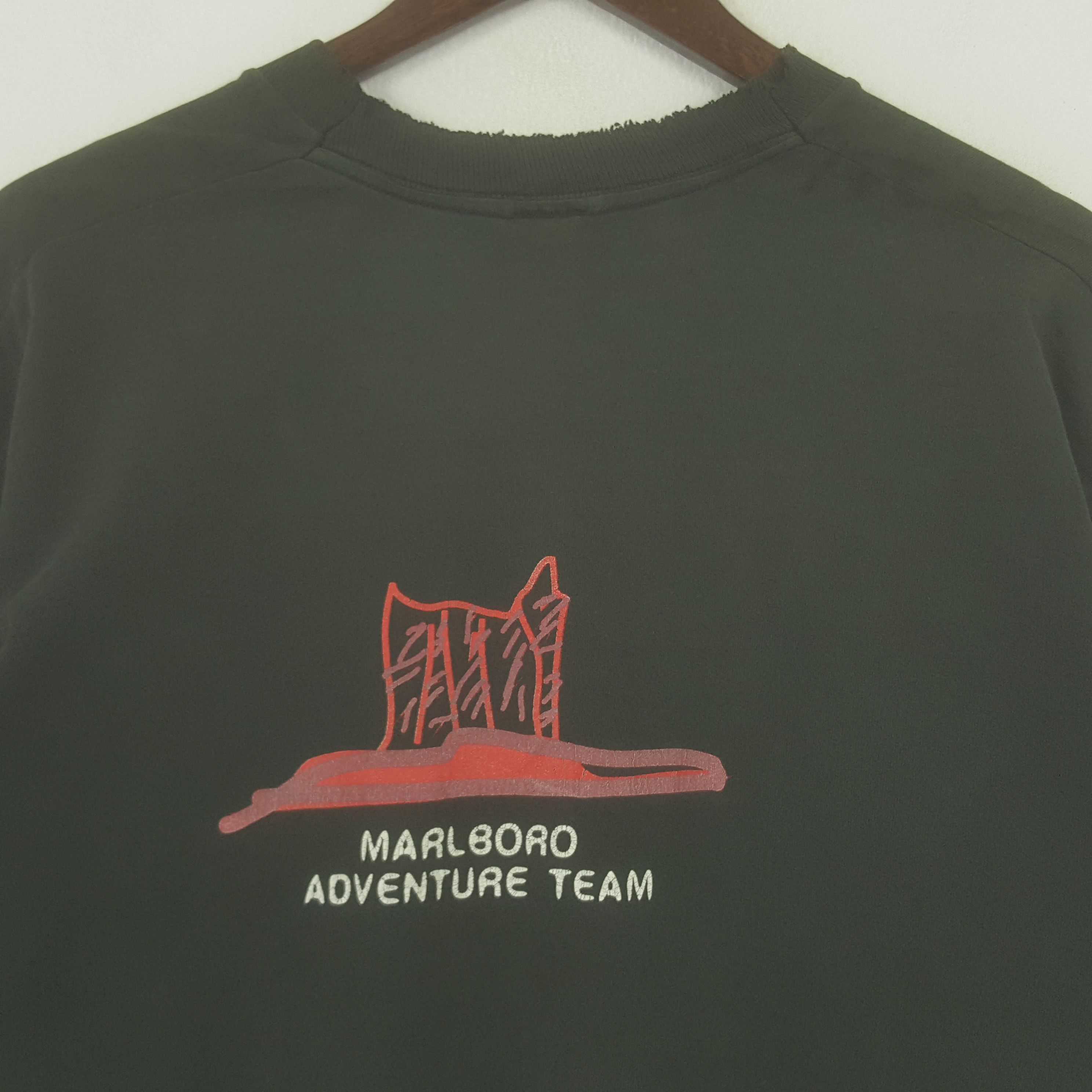 Marlboro × Vintage Vintage Marlboro Adventure Team Single Pocket Tshirt Size US L / EU 52-54 / 3 - 2 Thumbnail