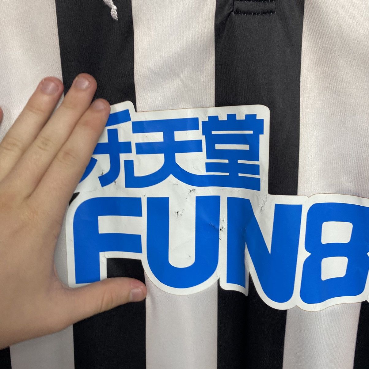 Puma Mens Puma Newcastle United Big Logo home soccer jersey Size US XL / EU 56 / 4 - 7 Thumbnail