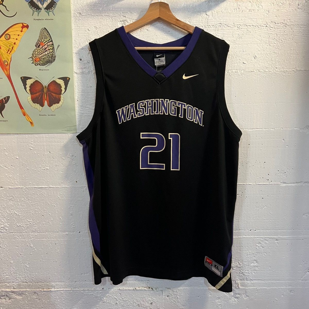 NCAA × Nike × Vintage Y2K Nike Washington Huskies Basketball Jersey Size US XL / EU 56 / 4 - 1 Thumbnail