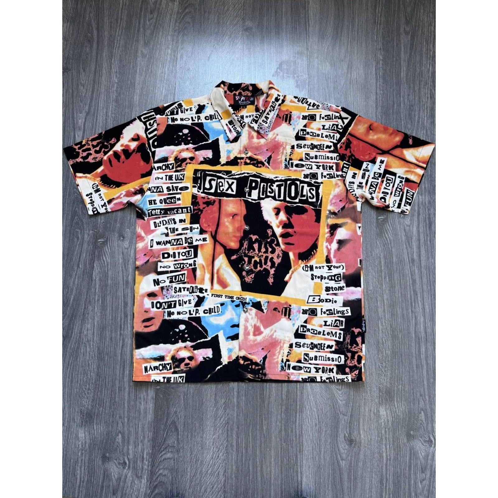 Band Tees 90s Vintage Dragonfly Sex Pistols Band tee Size US L / EU 52-54 / 3 - 1 Thumbnail