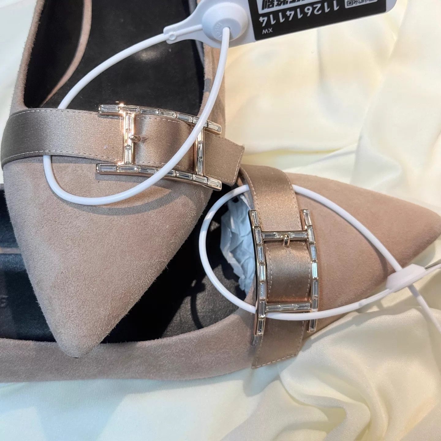 Hermes Hermes Nude Pink Gold Buckle Strap Pump 36 95New Size US 5.5 / IT 35.5 - 8 Thumbnail