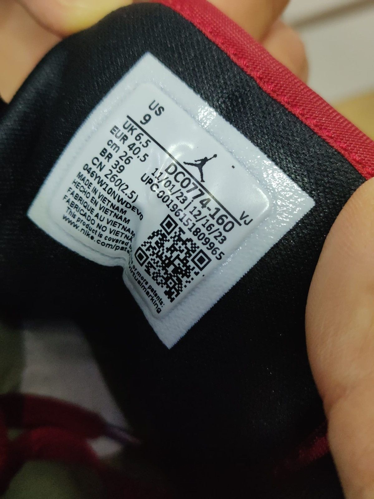 Jordan Brand Air Jordan 1 Low WMNS Reverse Black Toe 2022 EU 40.5-US 9 Size US 7.5 / EU 40-41 - 8 Thumbnail