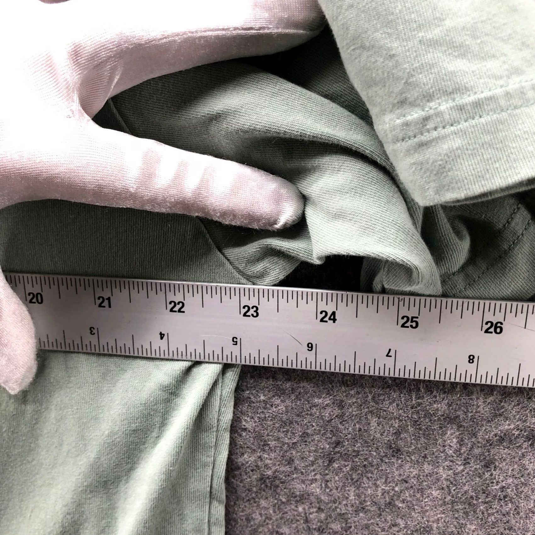 Uniqlo VINTAGE Uniqlo Spy x Family Bond Forger Pocket Tee Mens XL Sage Green T-Shirt Size US XL / EU 56 / 4 - 6 Thumbnail