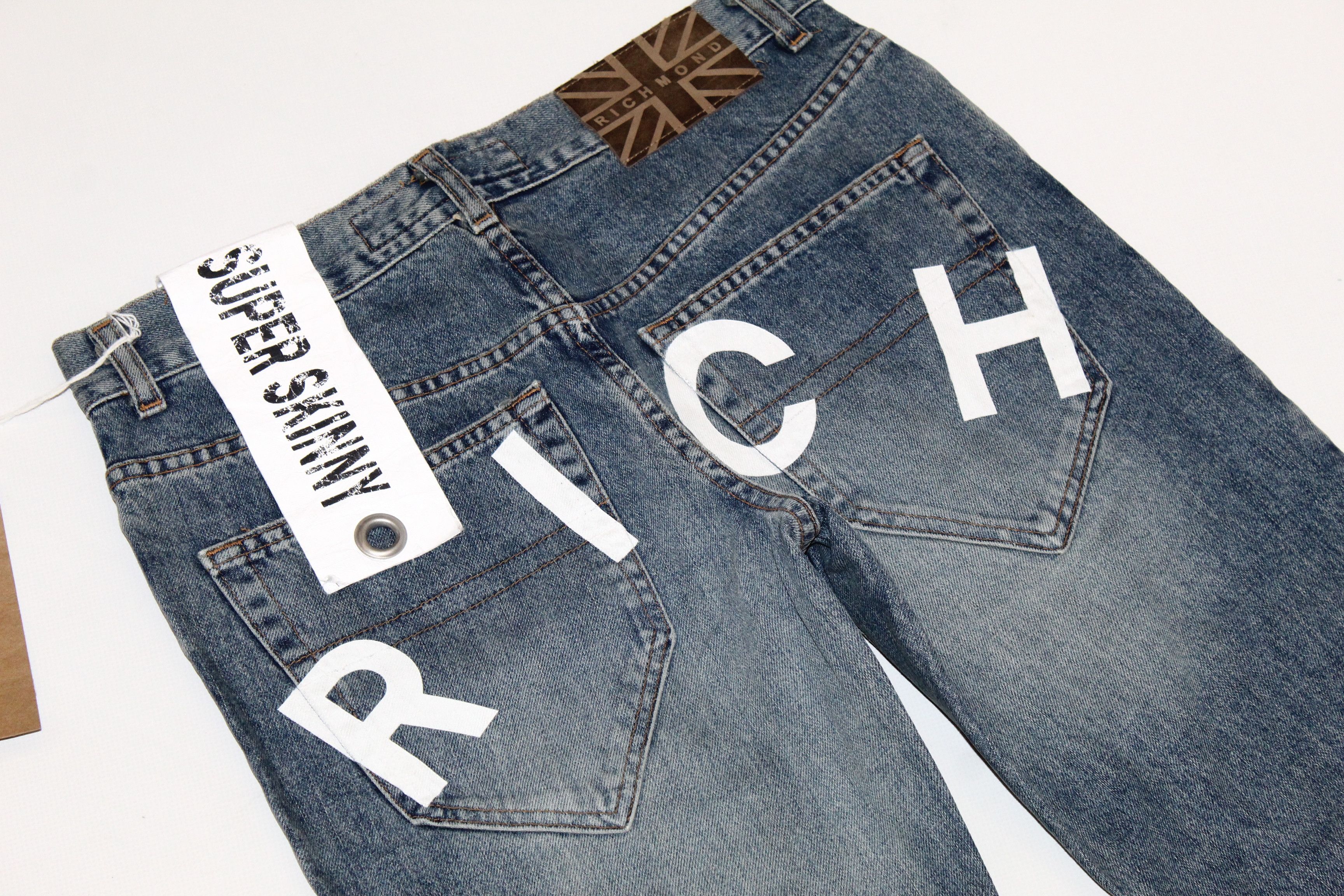 Richmond Denim Richmond Denim Super Skinny Stonewash Spellout Jeans Size US 30 / EU 46 - 6 Thumbnail
