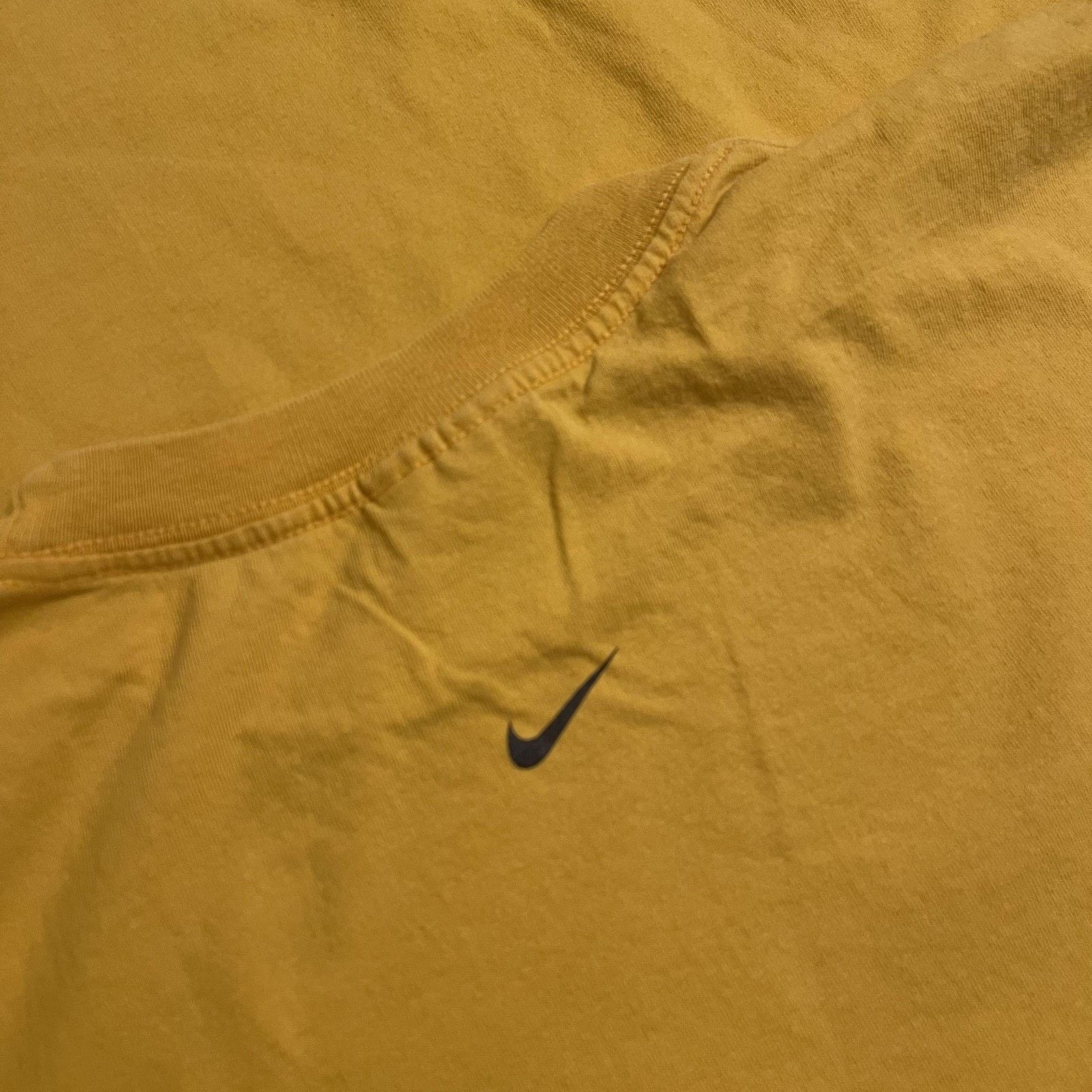 Nike Nike Shirt XL Yellow Swoosh Spell Out Graphic Short Sleeve Size US L / EU 52-54 / 3 - 8 Thumbnail