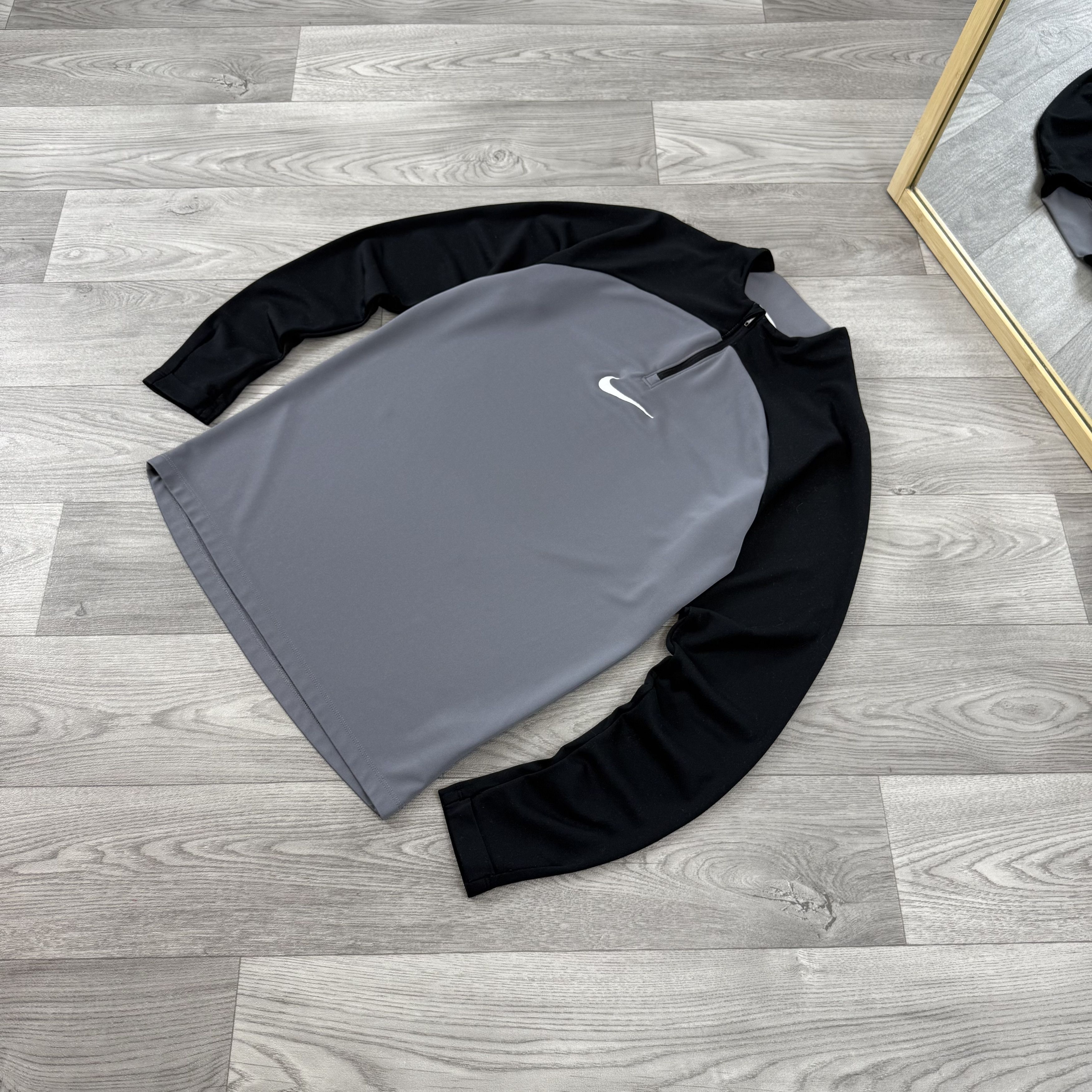 Nike Nike Dri-Fit Compression Long Sleeve Rashguard Tee Shirt Size US S / EU 44-46 / 1 - 3 Thumbnail