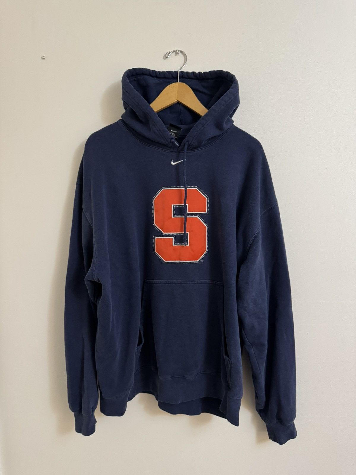 Nike Vintage Nike Syracuse Center Swoosh Hoodie Size US XL / EU 56 / 4 - 1 Thumbnail