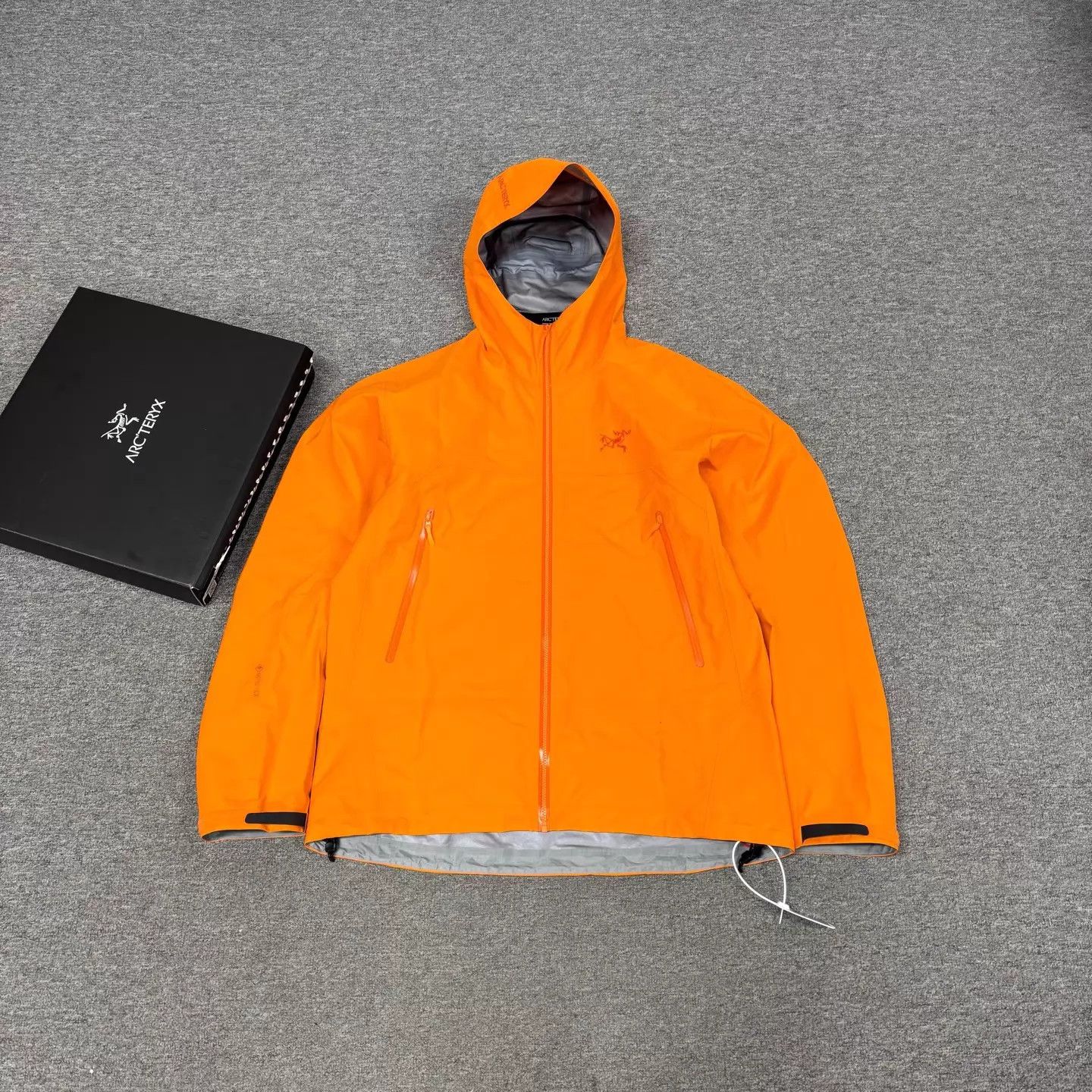 Arc'teryx Arcteryx Beta Orange Waterproof Hooded Jacket L 99 New Size US L / EU 52-54 / 3 - 1 Thumbnail