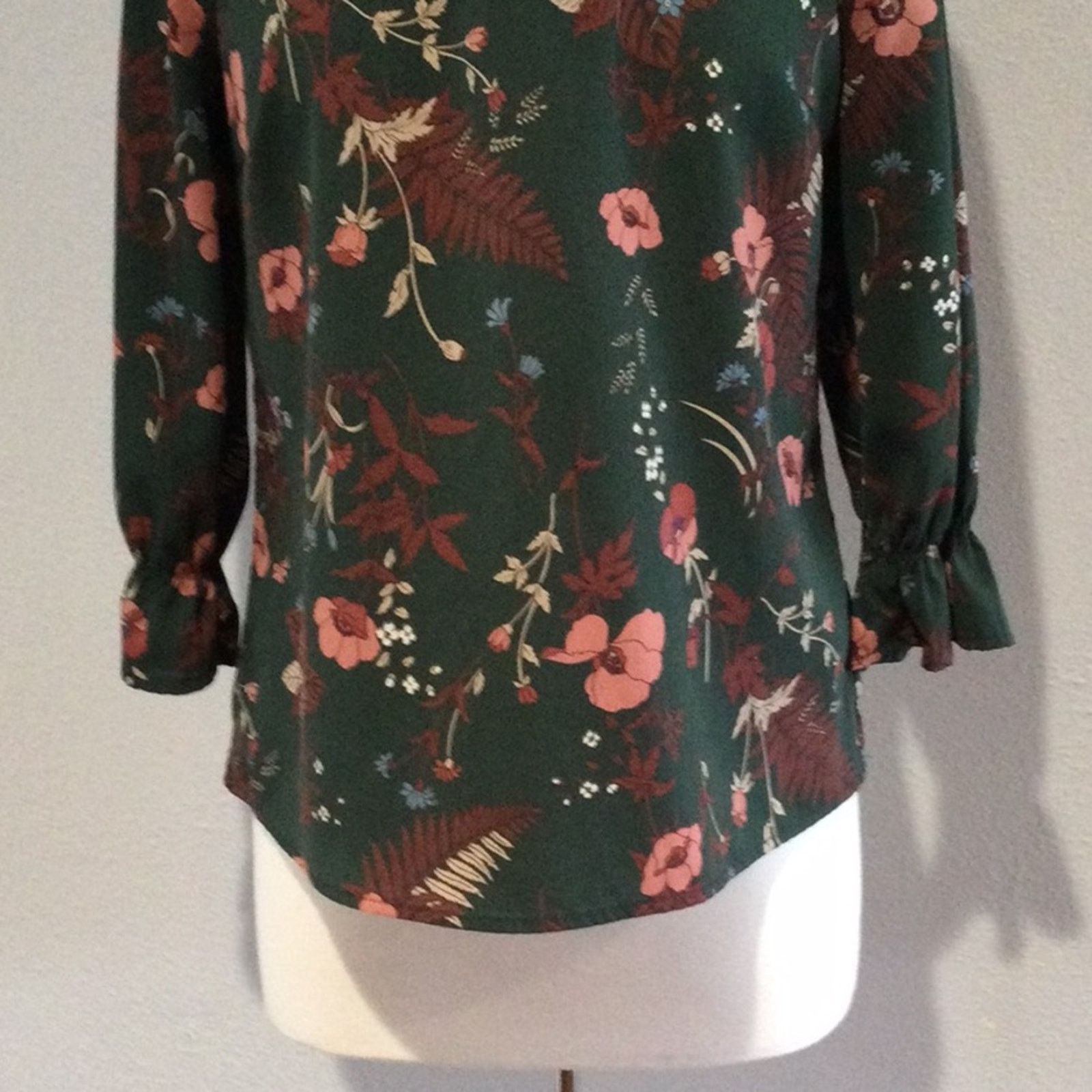 Other Skies Are Blue Floral V-Neck Keyhole Back Peplum Sleeve Sm Size S / US 4 / IT 40 - 3 Thumbnail
