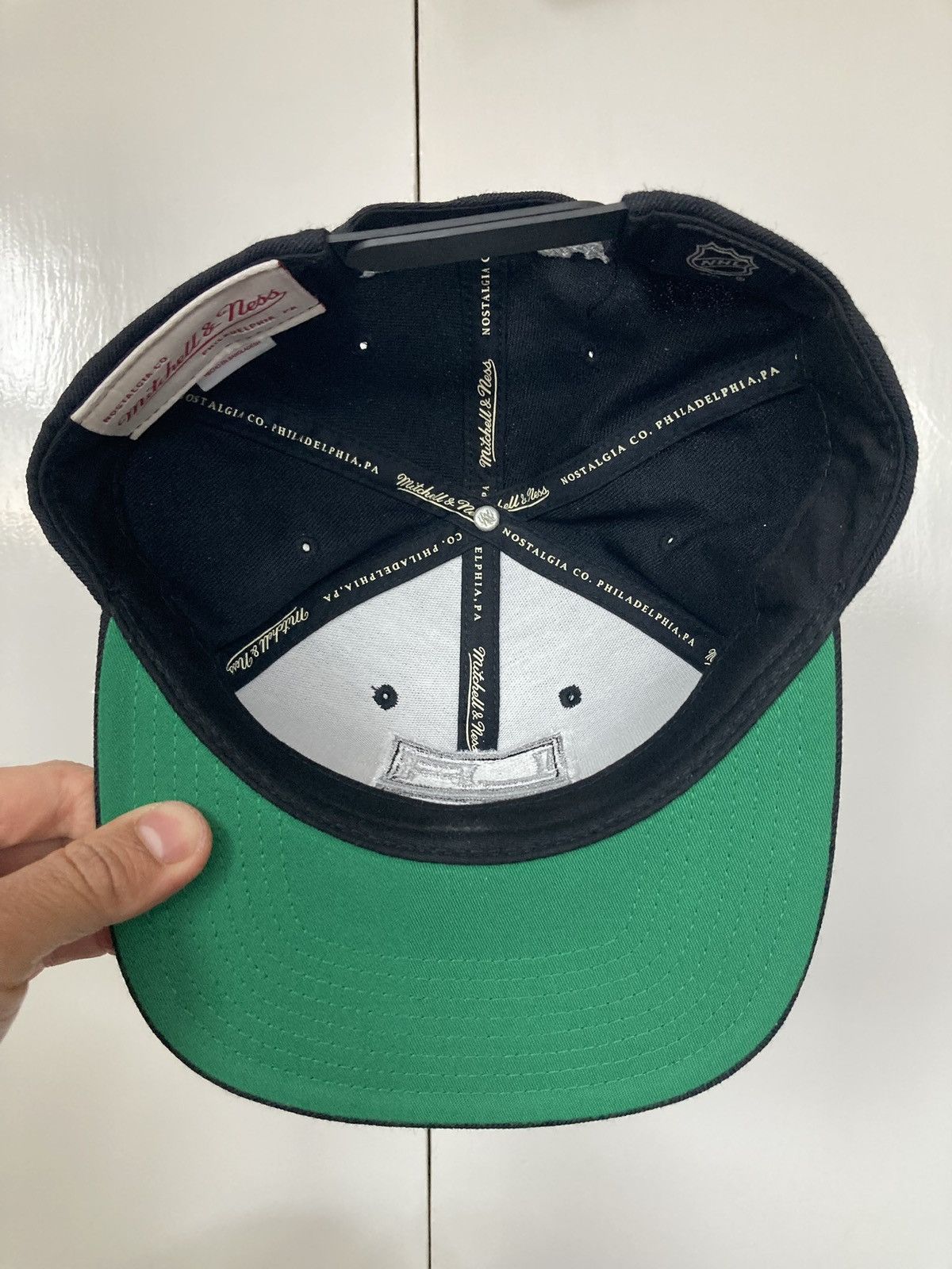 Mitchell & Ness LOS ANGELES KINGS LA MITCHELL & NESS SNAPBACK HAT CAP NHL Size ONE SIZE - 10 Thumbnail