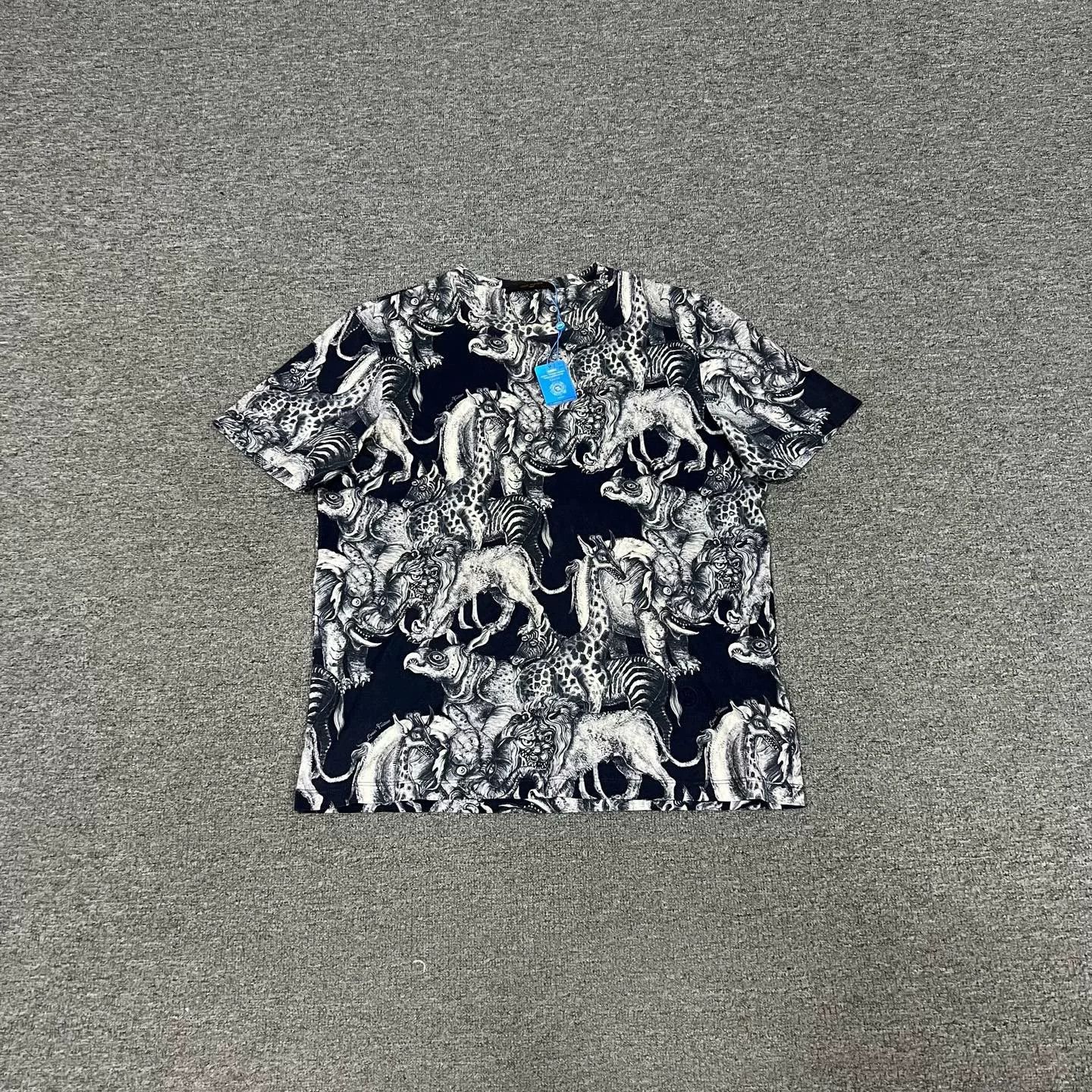 Louis Vuitton louis vuitton animal print short sleeve t-shirt Size US L / EU 52-54 / 3 - 1 Thumbnail