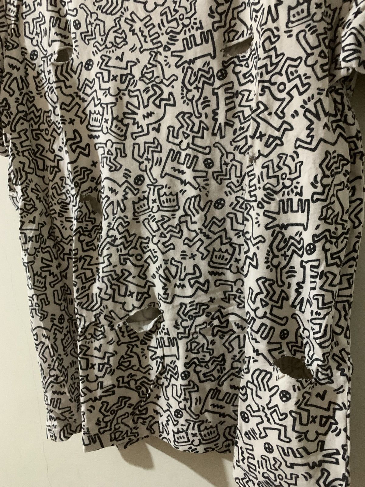 Keith Haring AOP Keith Haring By Uniqlo Distressed Tee Shirt Size US M / EU 48-50 / 2 - 5 Thumbnail