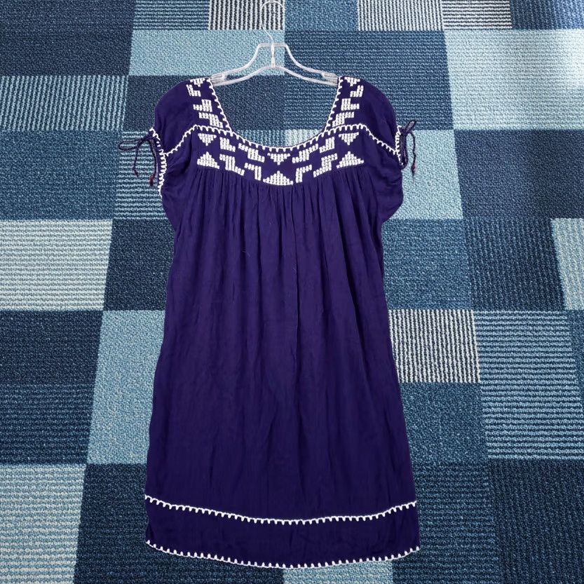 Forever 21 FOREVER 21 Dress Women S Blue Mini Sundress Embroidered Square Neck Summer Size S / US 4 / IT 40 - 1 Thumbnail