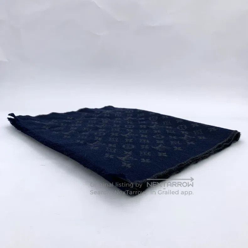 Louis Vuitton Louis Vuitton Dark blue logo presbyopic full print cashmer Size ONE SIZE - 2 Thumbnail