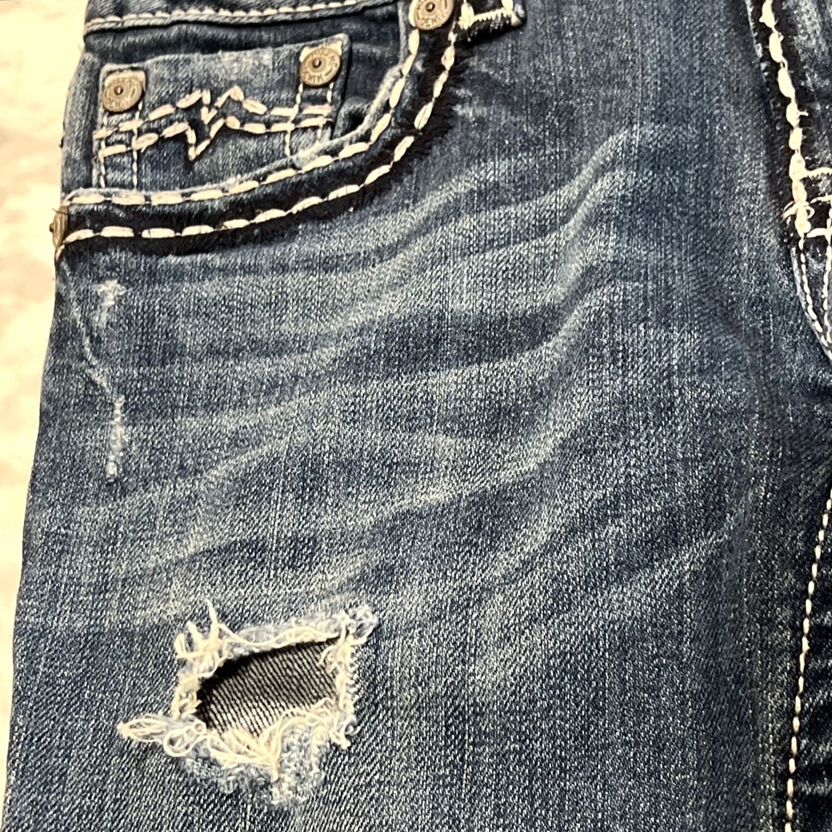 Miss Me Miss Me Jeans Skinny Straight Low Rise 29 Thrashed Cotton Elastn Style JPD1033ST Size 29" - 5 Thumbnail