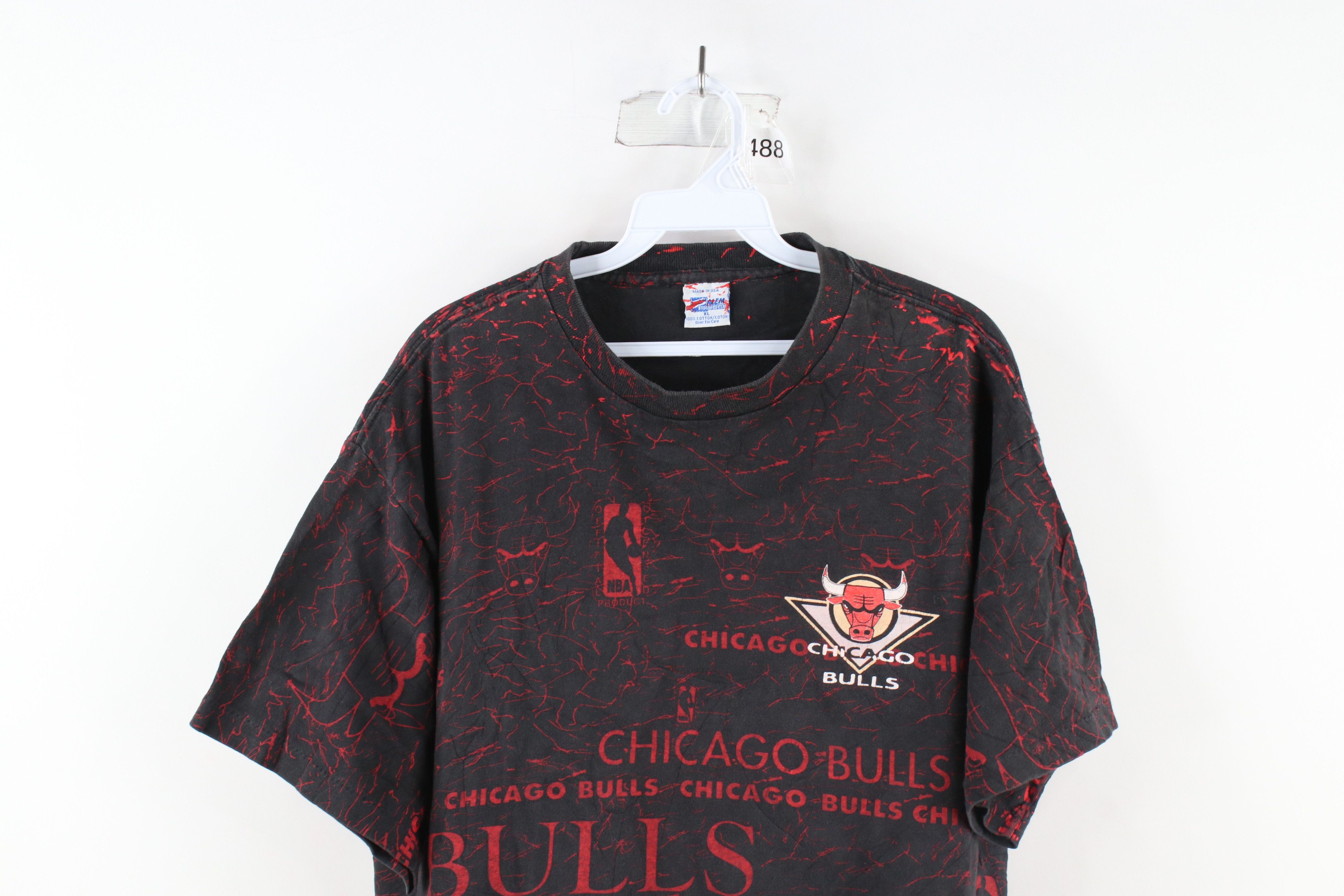 Vintage Vintage 90s All Over Print Chicago Bulls Basketball T-Shirt Size US XL / EU 56 / 4 - 2 Thumbnail