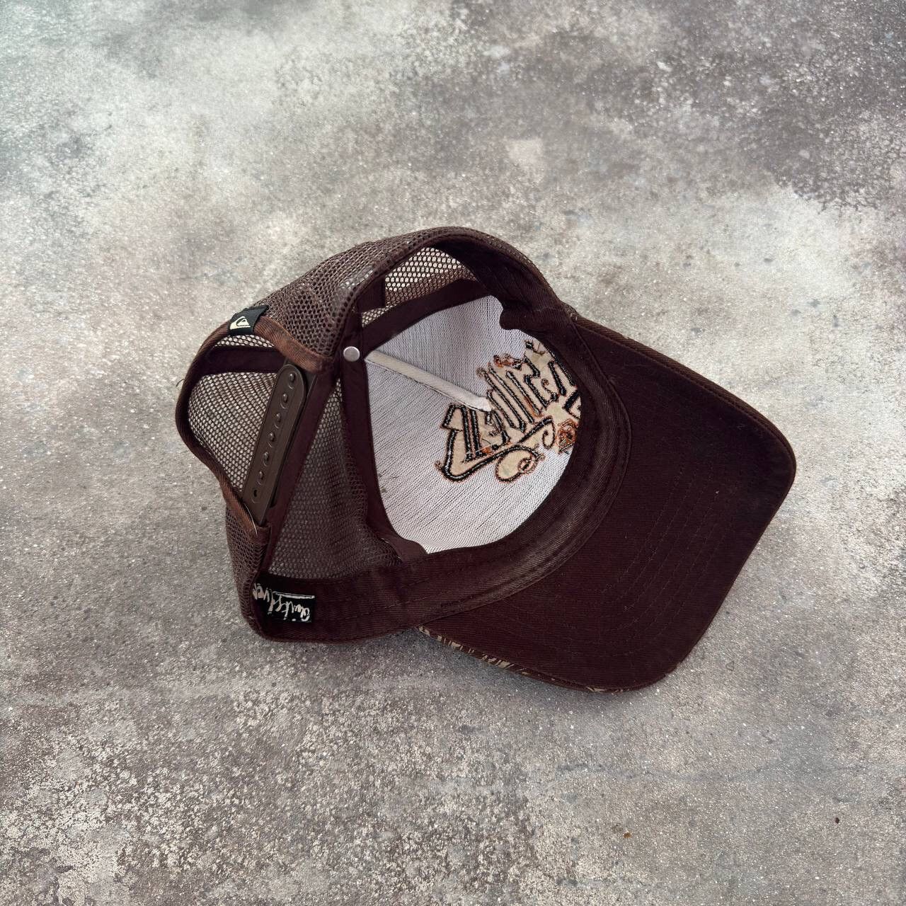 If Six Was Nine × Quiksilver Quiksilver Vintage Y2K Skull & Roses Mesh Trucker Cap Size ONE SIZE - 7 Thumbnail