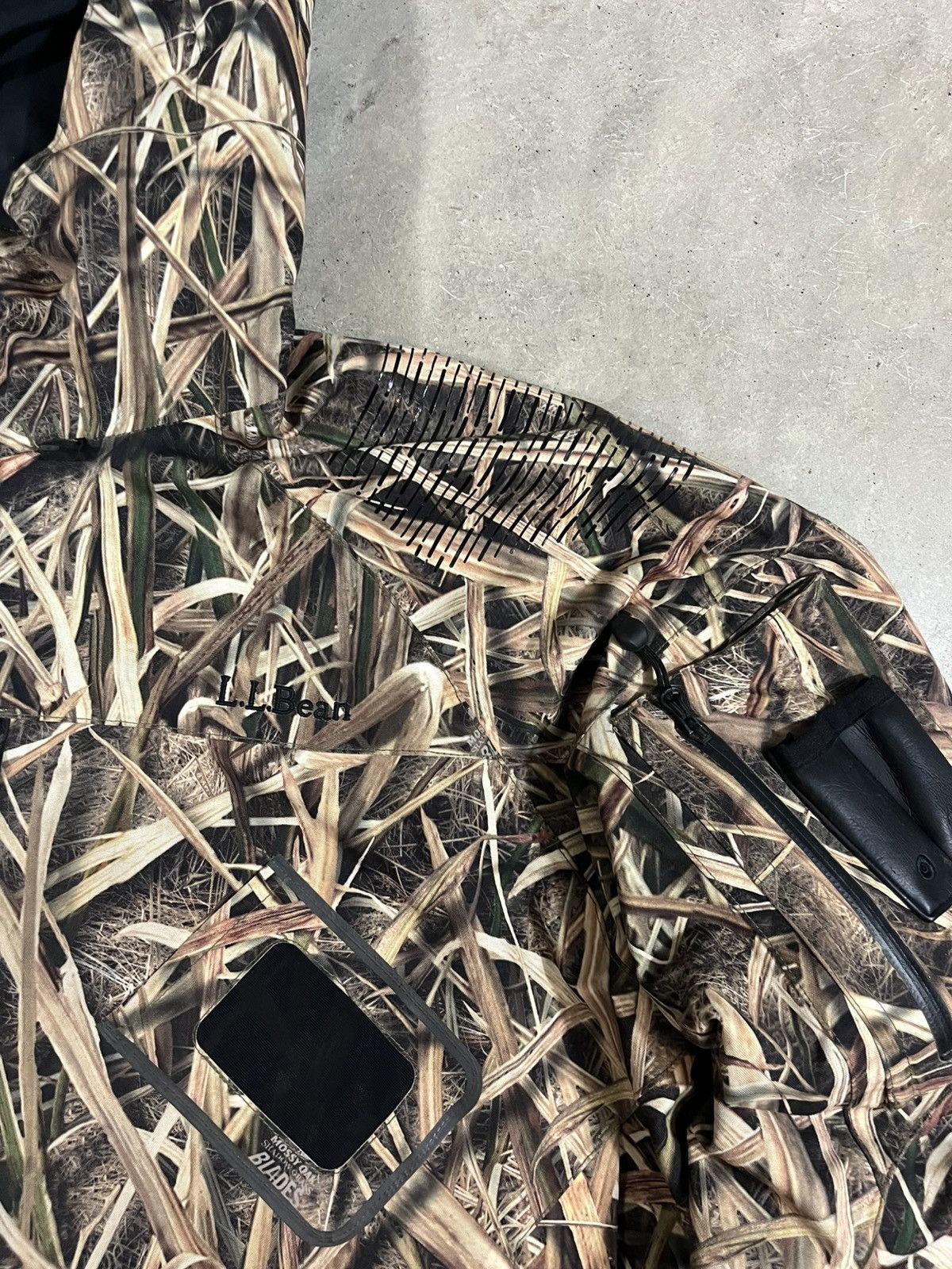 L.L. Bean LL Bean Camo Hunting Waterproof Shell Jacket Mossy Oak Size US XL / EU 56 / 4 - 3 Thumbnail