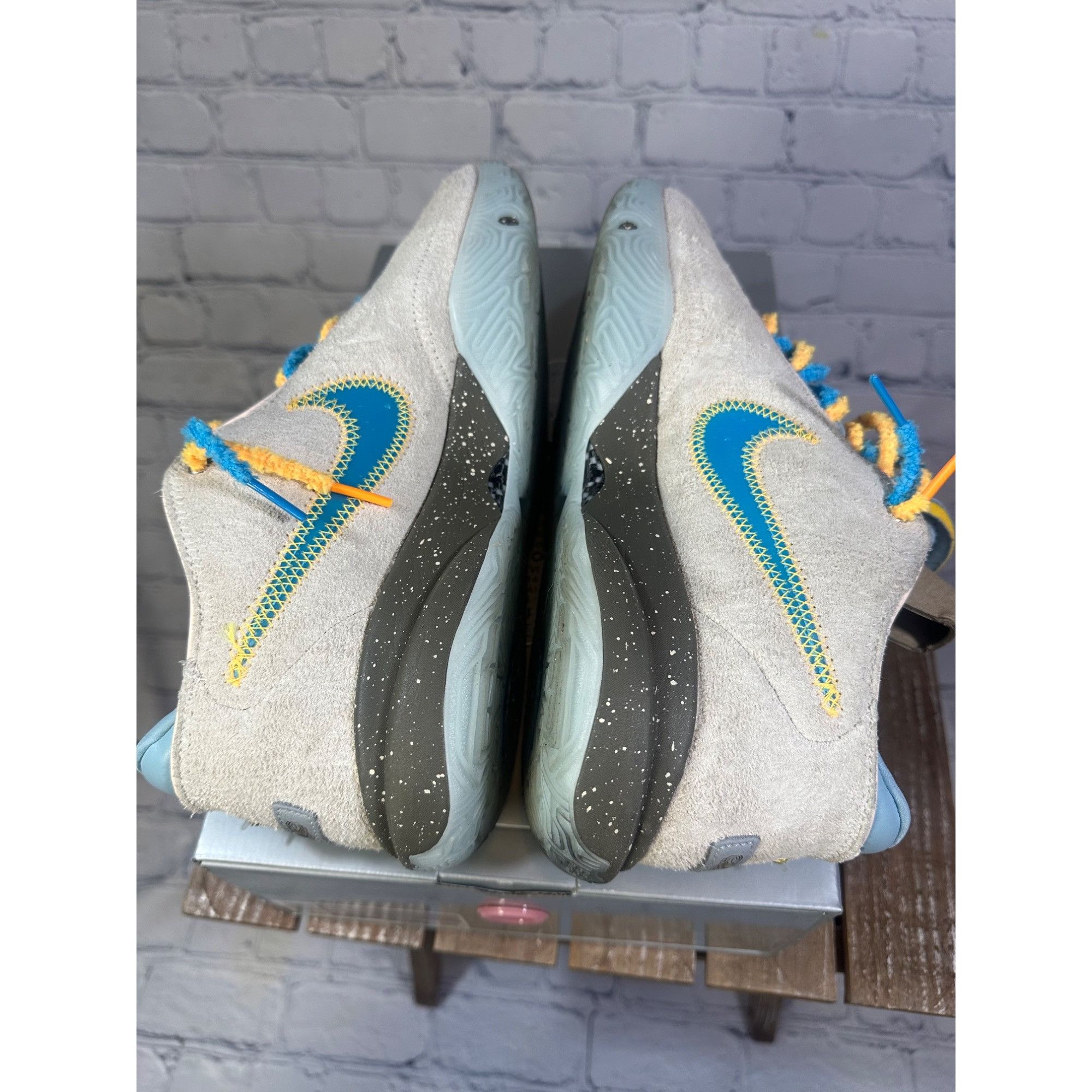 Nike Nike Lebron 20 Unknwn Message in a Bottle ( Miami Exclusive) Size US 10.5 / EU 43-44 - 8 Thumbnail
