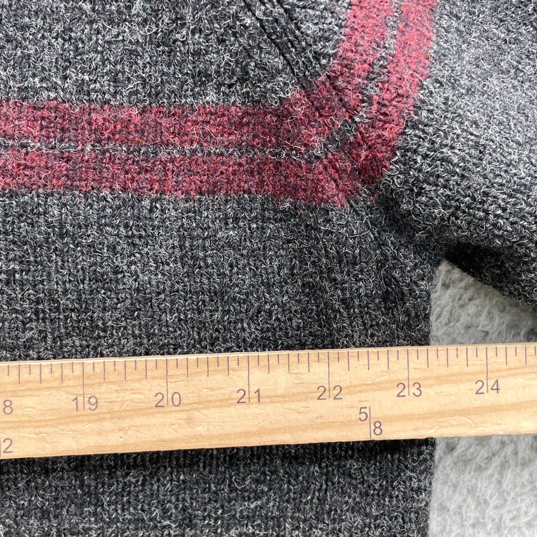 Vintage St Johns Bay Sweater Mens Large Gray 100% Wool V-Neck Knit Striped 90s Academia Size US L / EU 52-54 / 3 - 5 Thumbnail
