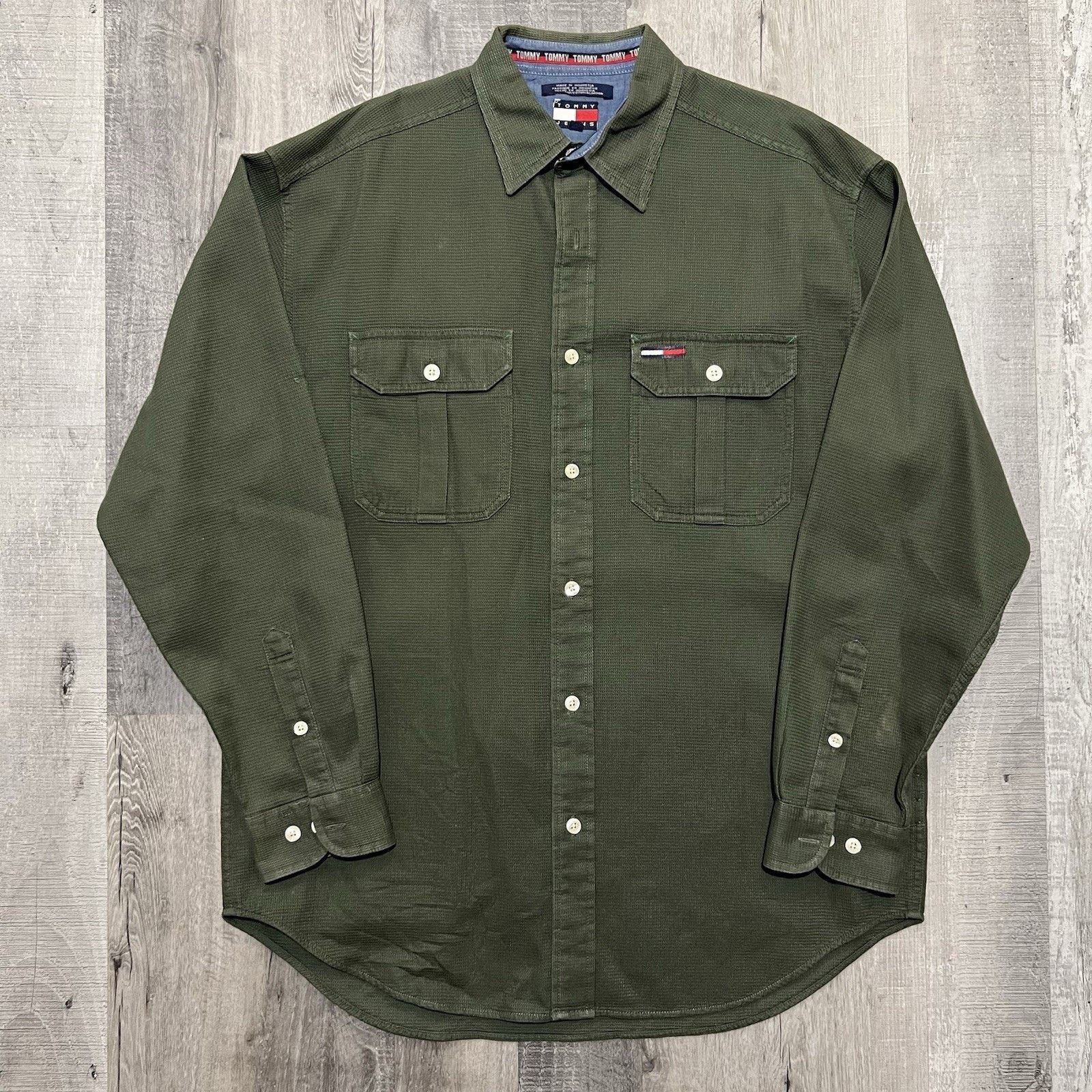Tommy Hilfiger VTG Tommy Hilfiger Green Chainstitch Spell Out Button Shirt Size US M / EU 48-50 / 2 - 1 Thumbnail