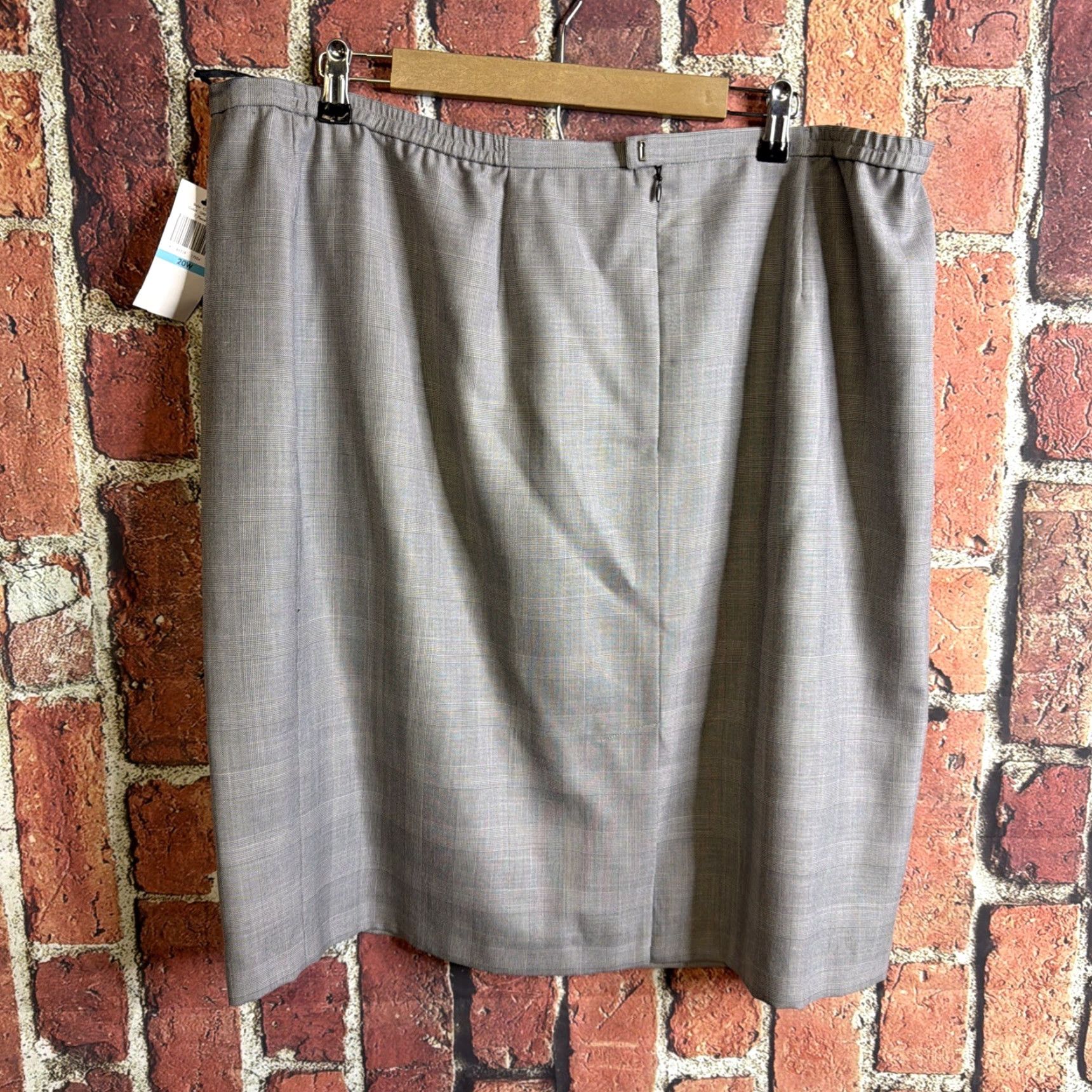 Calvin Klein Calvin Klein Womens Gray Plus Size Skirt 20W NWT Business Casual Short Pencil Skirt Polyester Blend Womens Plus Size 20W Gray Calvin Klein Size 42" / US 20 - 3 Thumbnail