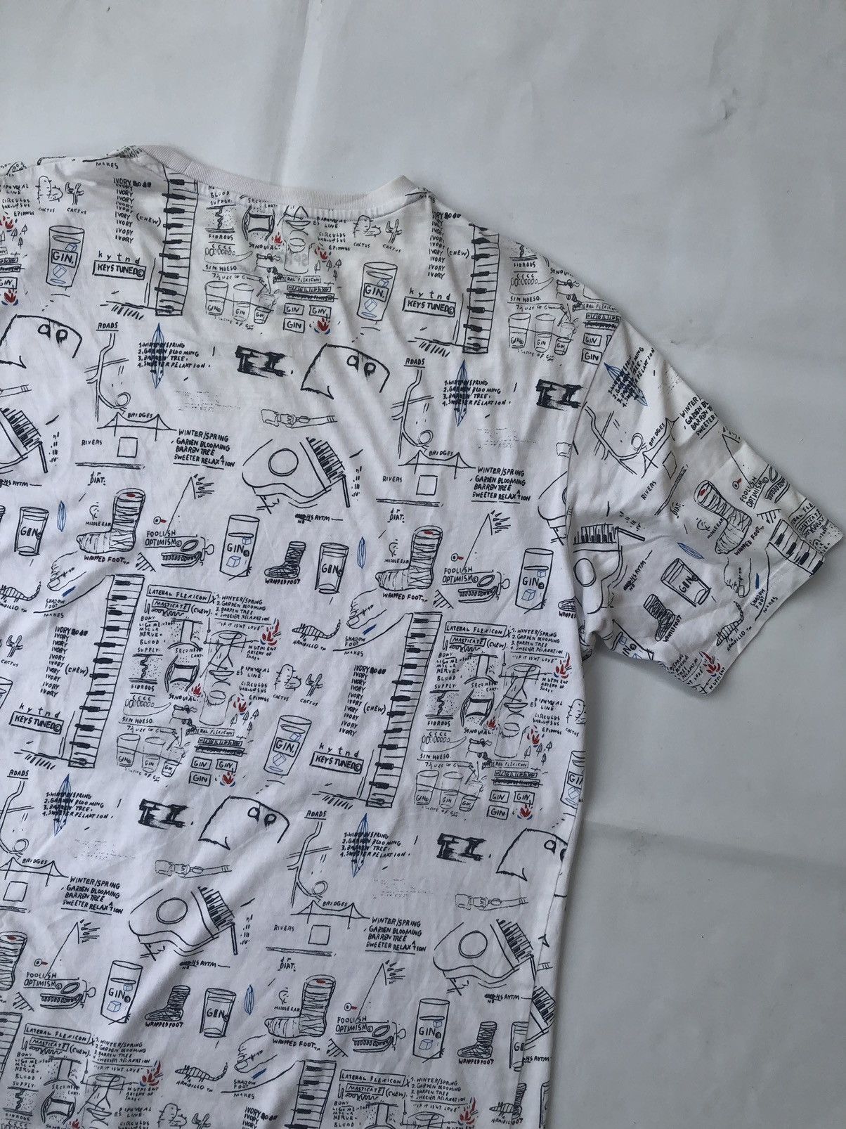 If Six Was Nine × Japanese Brand × Jean-Michel Basquiat JEAN MICHEL BASQUIAT X UNIQLO t SHIRT FULL PRINT DESIGN Size US XXL / EU 58 / 5 - 5 Thumbnail