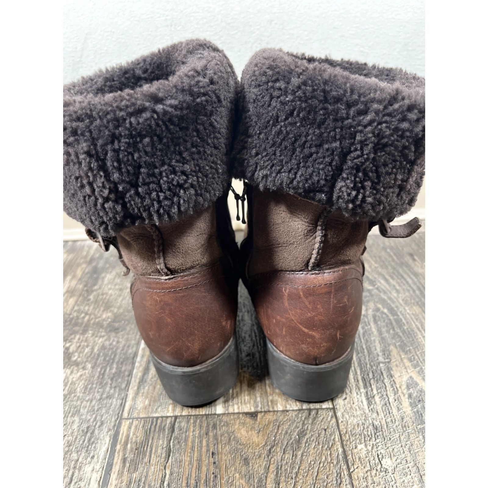 Ugg UGG Australia Bellevue 1914 Shearling Brown Leather Boot Boots Women 8 Winter Size US 8 / IT 38 - 6 Thumbnail