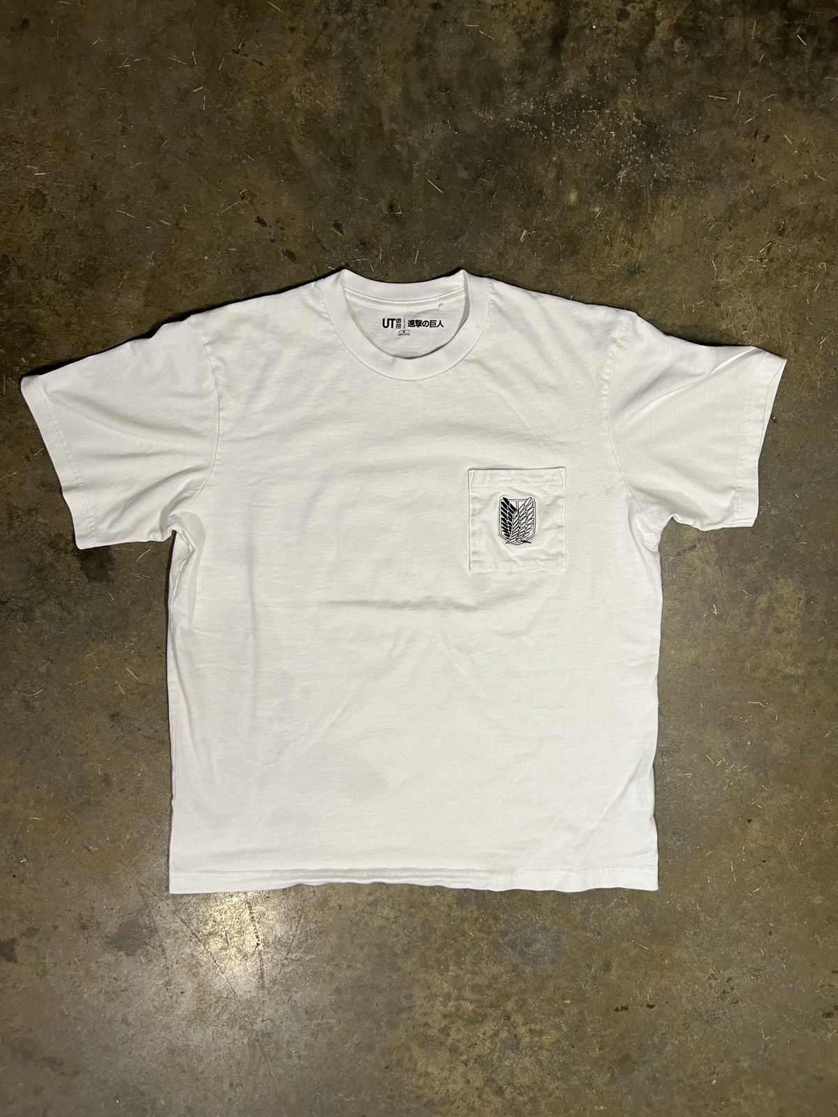 Uniqlo UNIQLO X Attack On Titan T-Shirt Founding Titan Tee SIZE M Size US M / EU 48-50 / 2 - 2 Thumbnail