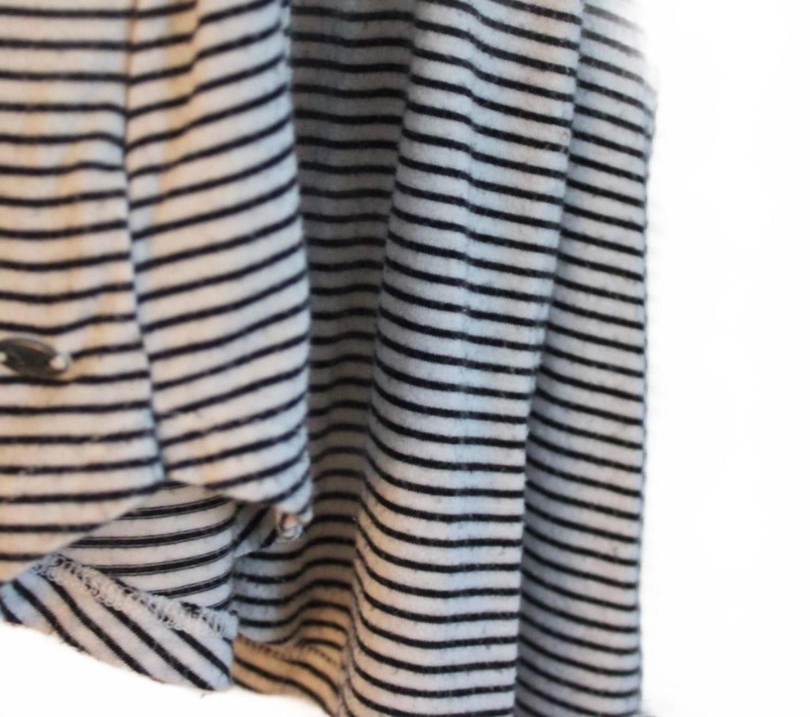 American Eagle Outfitters American Eagle Jegging Black & White Striped V-Neck Shirt M Size M / US 6-8 / IT 42-44 - 7 Thumbnail