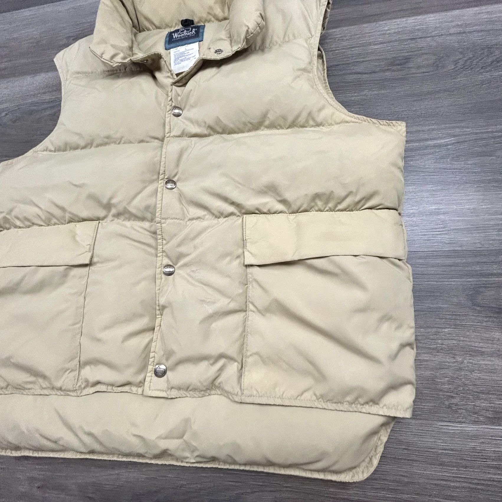 Vintage VINTAGE Woolrich Puffer Vest Mens L Snap Front Pockets 80s USA Beige Down Insulated Quilted Outdoors Ski Casual Mens Size US L / EU 52-54 / 3 - 5 Thumbnail