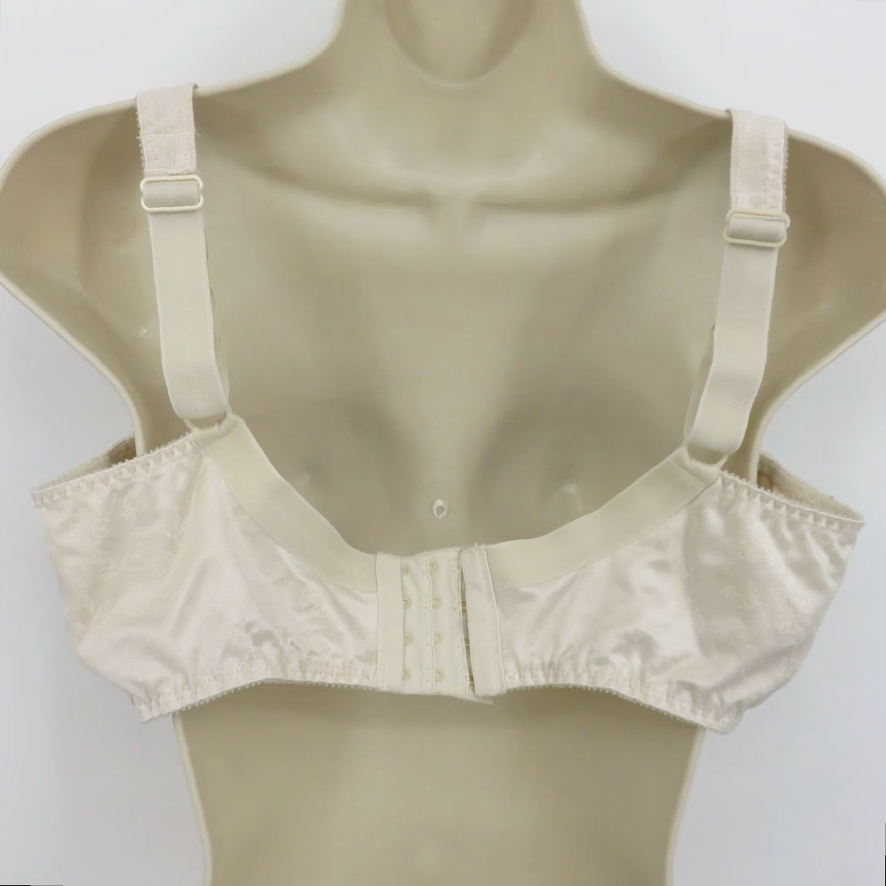 Vintage Playtex Secrets 40DD Underwire Unlined T-Shirt Bra Cream Floral 40DD Womens Vip Lounge Style 4422 Size ONE SIZE - 6 Thumbnail