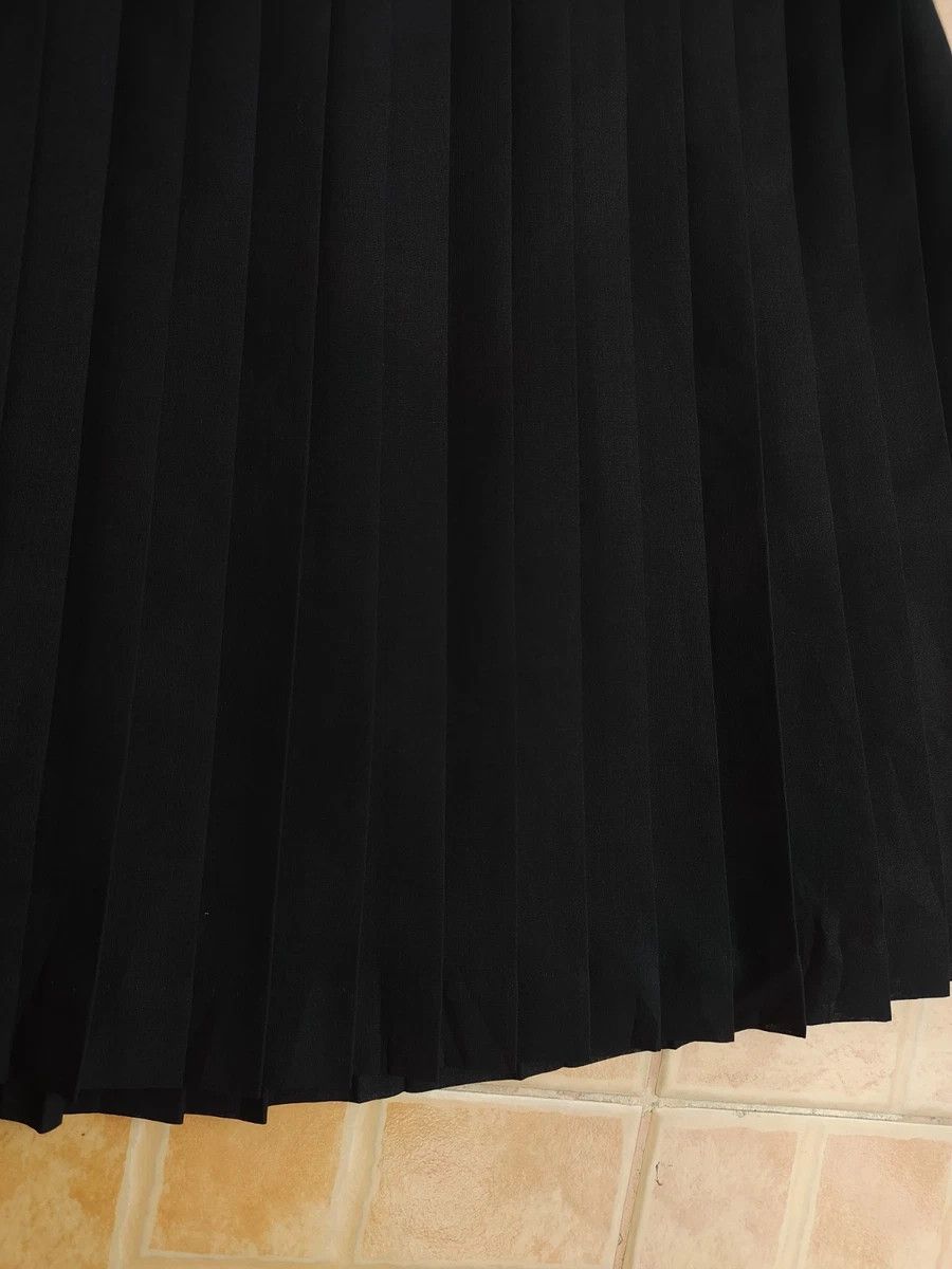 Burberry BURBERRY A LONE BLACK MIDI SKIRT SIZE 38 Size 26" / US 2 / IT 38 - 3 Thumbnail