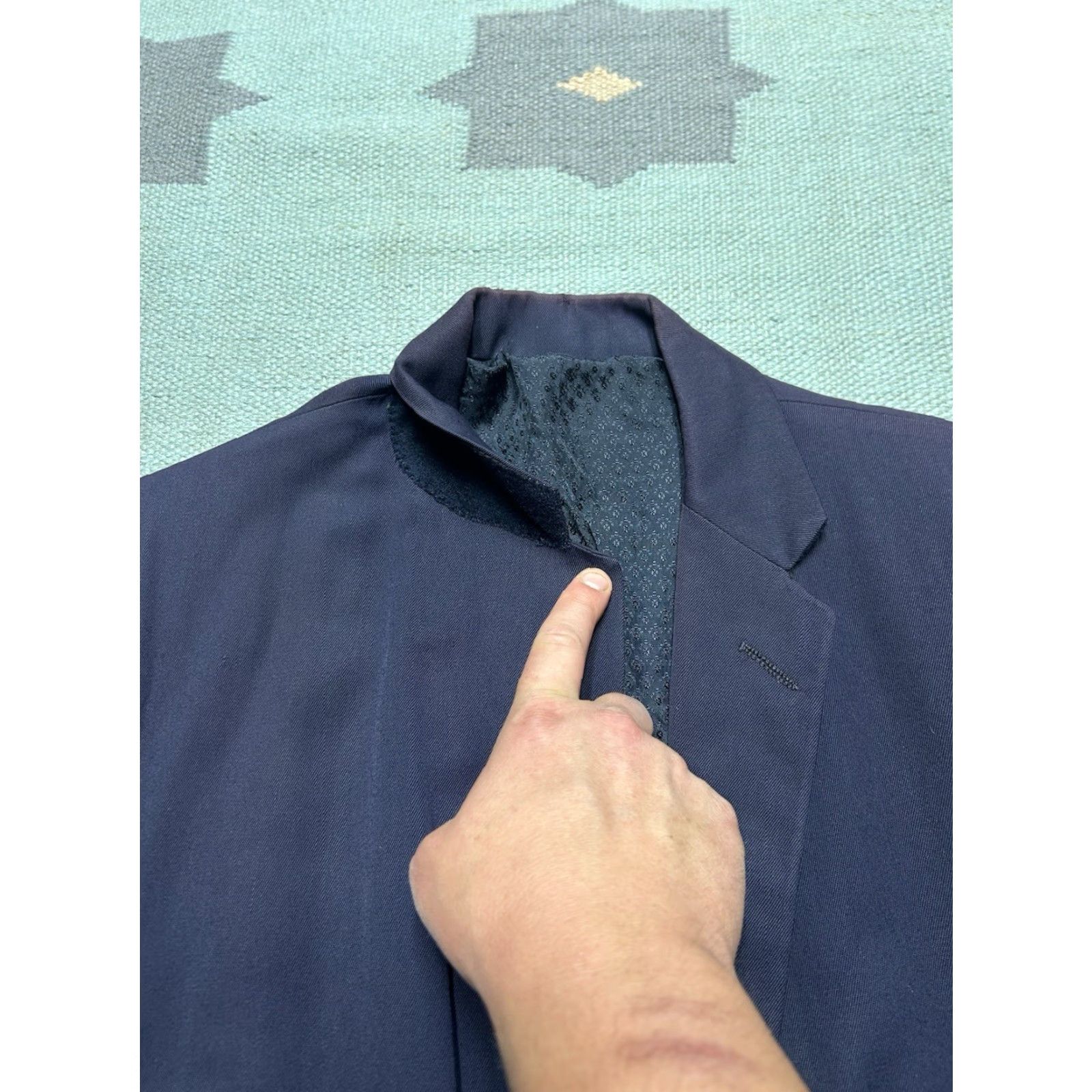 Vintage VINTAGE 1950s sport coat blazer gabardine faded navy blue Union men’s 40? 40 Navy Gabardine Union Mens 1950s Sports Coat Blazer Vintage Mens Size 40R - 4 Thumbnail