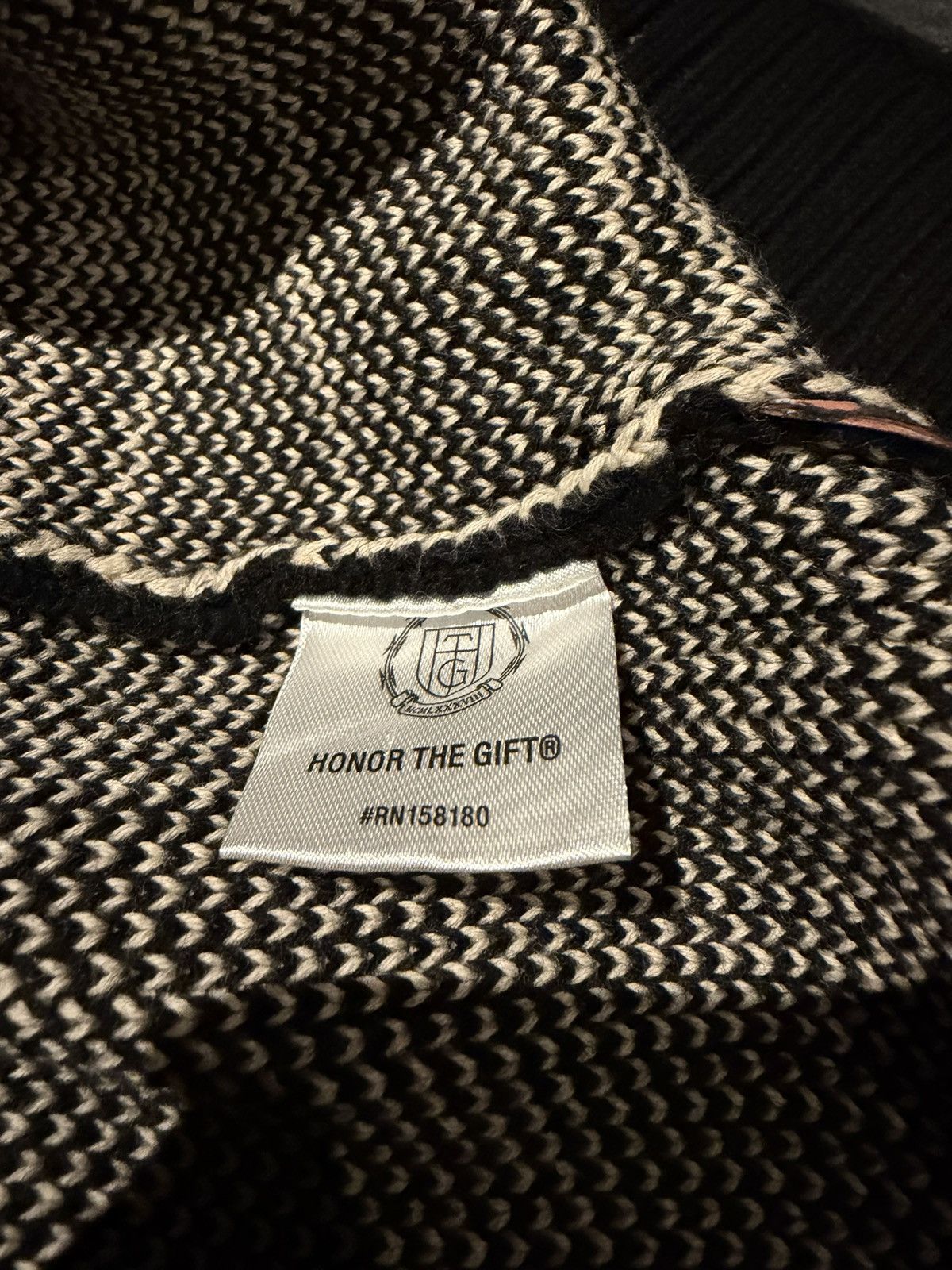 Honor the Gift Honor the gift Size US XL / EU 56 / 4 - 6 Thumbnail
