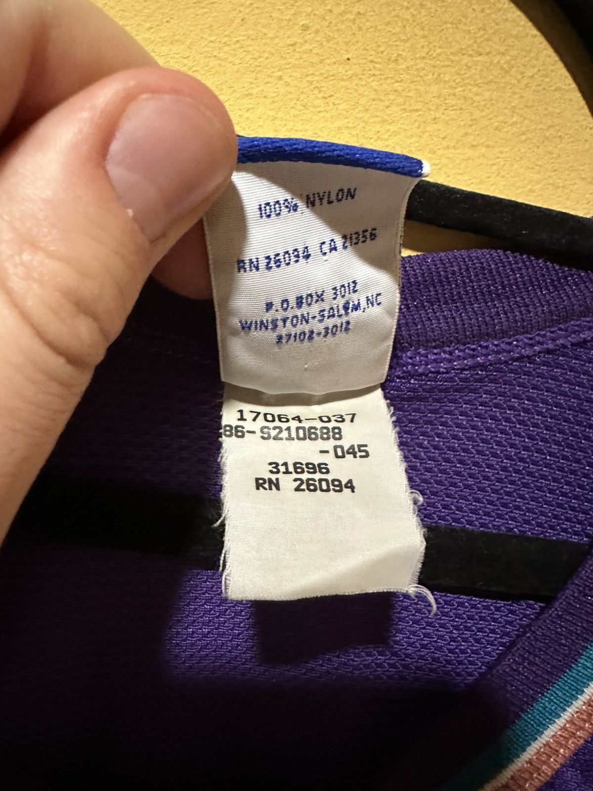Champion × NBA VTG 90s Champion Utah Jazz #32 Karl Malone NBA Jersey Size US S / EU 44-46 / 1 - 5 Thumbnail