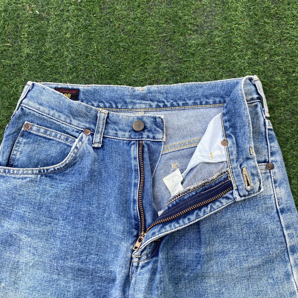 Lee VINTAGE LEE RIDER LEFT HAND DENIM SELVEDGE DISTRESSED JEANS Size US 29 - 9 Thumbnail