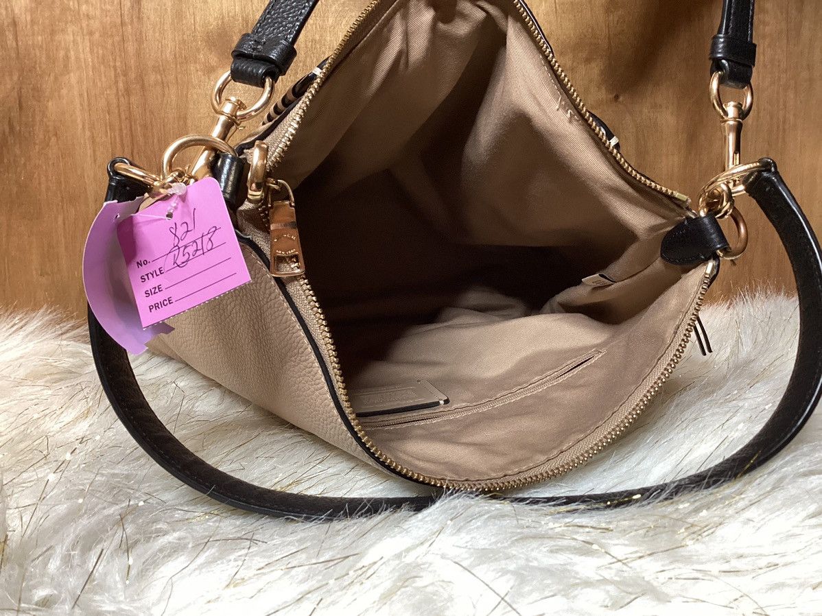 Coach Two-toned Coach Shoulder Bag Size ONE SIZE - 3 Thumbnail