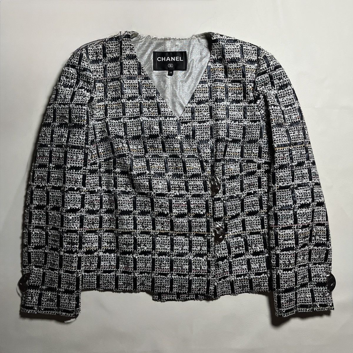 Chanel Chanel 2016 Airport Series Tweed Jacket Size XS / US 0-2 / IT 36-38 - 1 Thumbnail