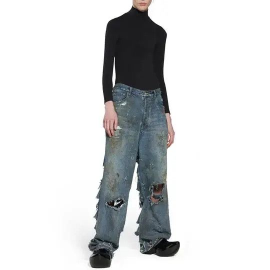 Balenciaga o1srvl11e0425 Super Destroyed Baggy Denim Pant in Light Blue Size US 28 / EU 44 - 4 Thumbnail