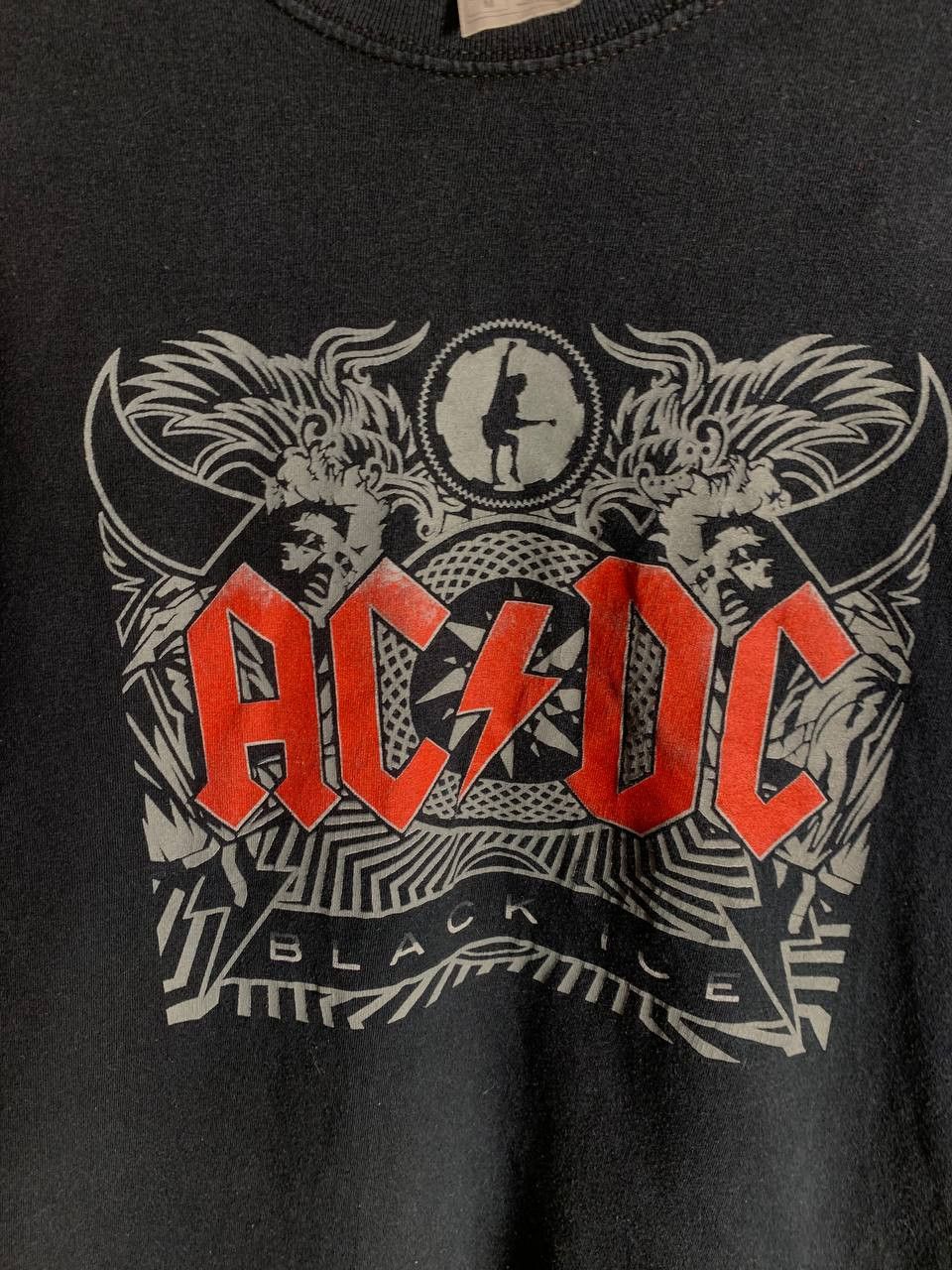 Band Tees Vintage AC/DC World Tour Rock T-shirt Metal Punk Y2K 90s Size US M / EU 48-50 / 2 - 4 Thumbnail